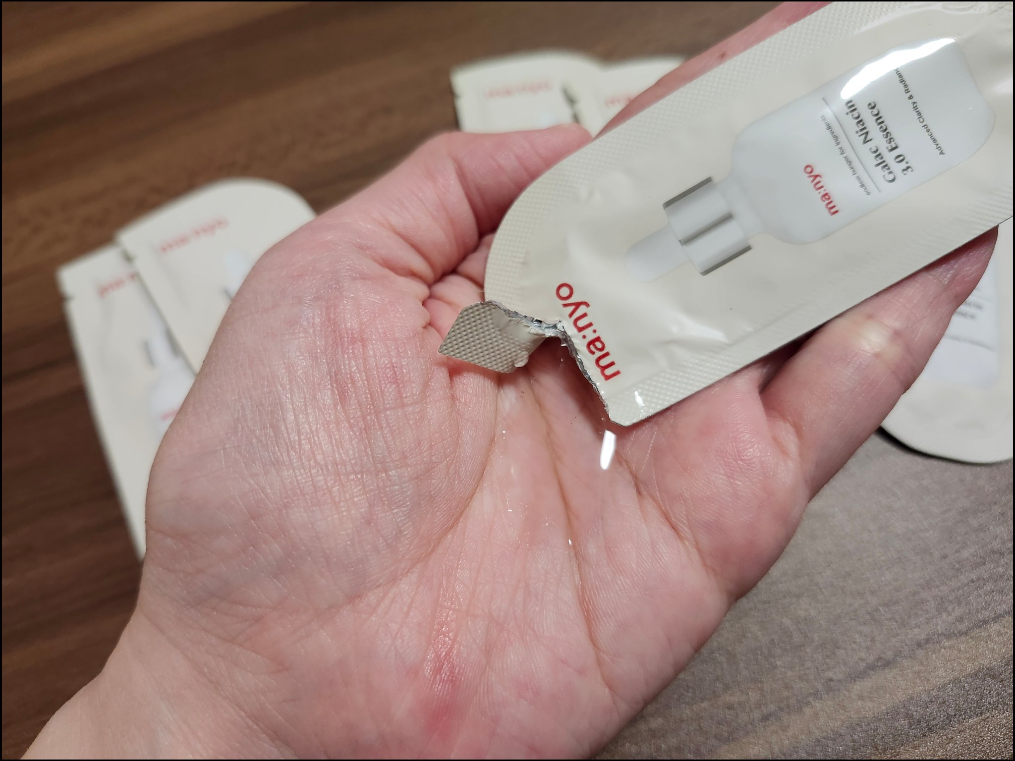 ガラク ナイアシン 3.0 エッセンス/manyo/美容液を使ったクチコミ（3枚目）