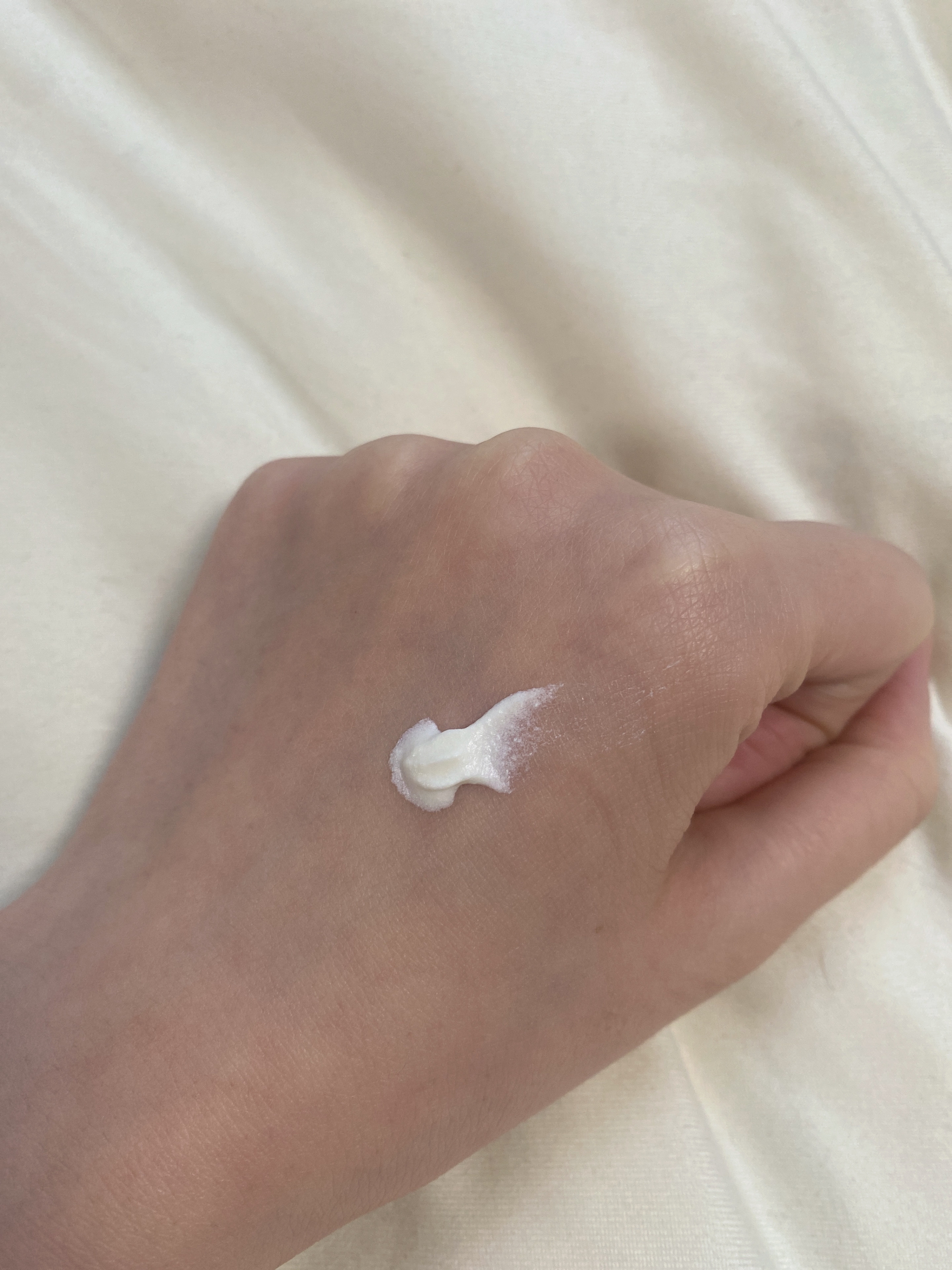 アクアリッチ エアリーホールドクリーム（呼吸感ベールUV）/ビオレ/日焼け止めクリームを使ったクチコミ（3枚目）