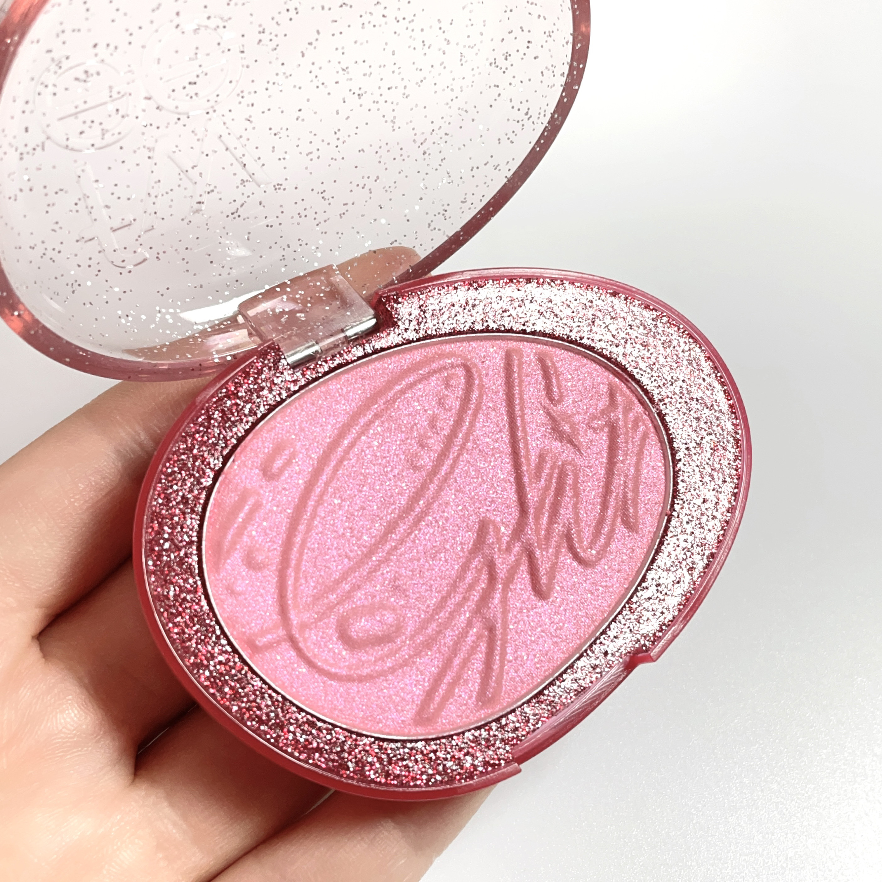 フィー グリッツストーンハイライター/fwee/パウダーハイライトを使ったクチコミ（1枚目）