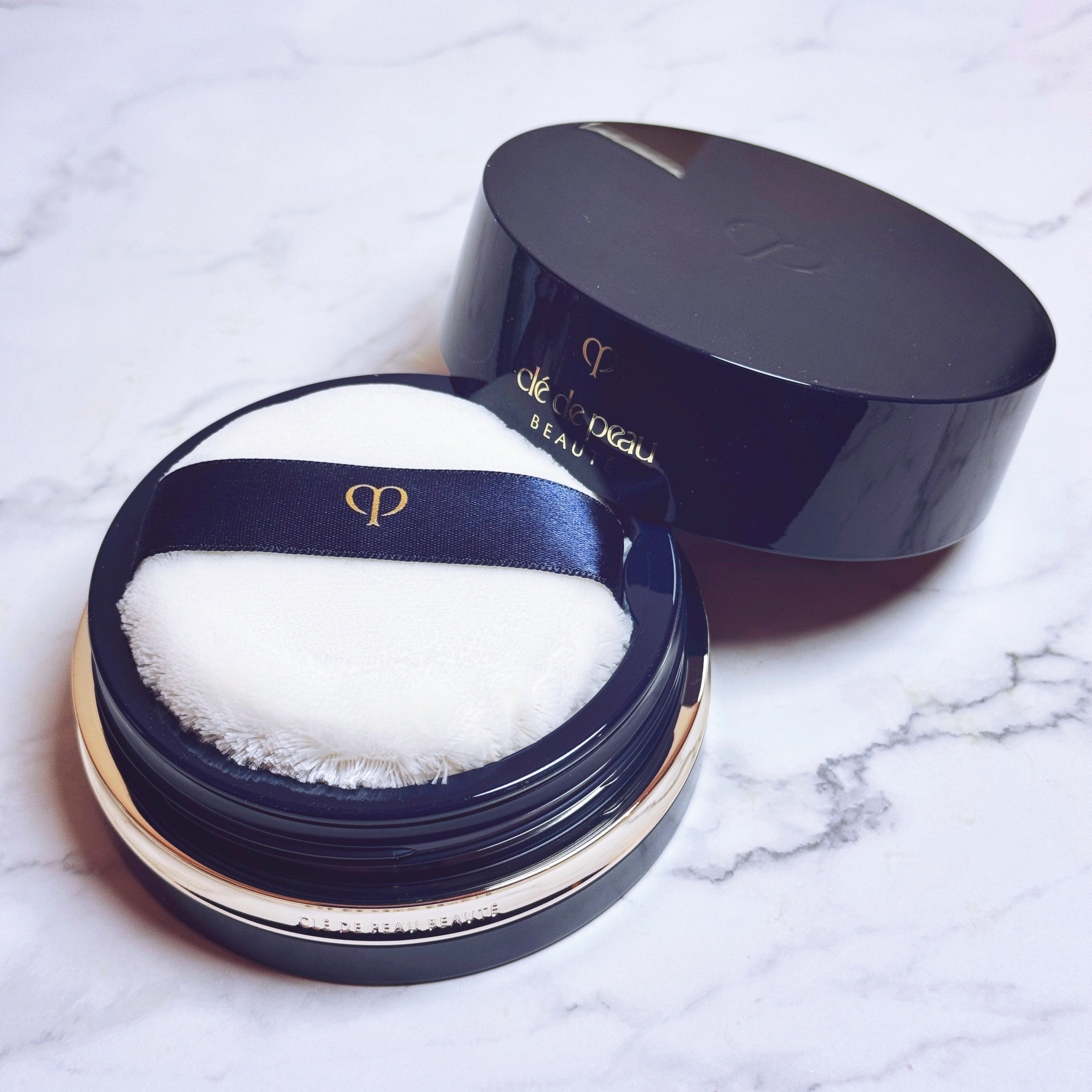 クレ・ド・ポー ボーテ プードルトランスパラントn　M 1 ライト/クレ・ド・ポー ボーテ/ルースパウダーを使ったクチコミ（2枚目）