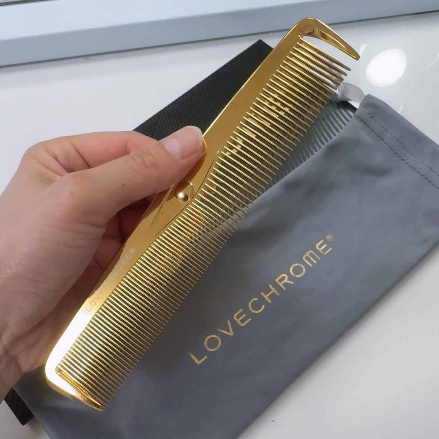 ヘアメイクみどり【YouTube】 on LIPS 「私の弟からのpresent🎁姉に良い仕事をしてほしいとプレゼン..」(2枚目)