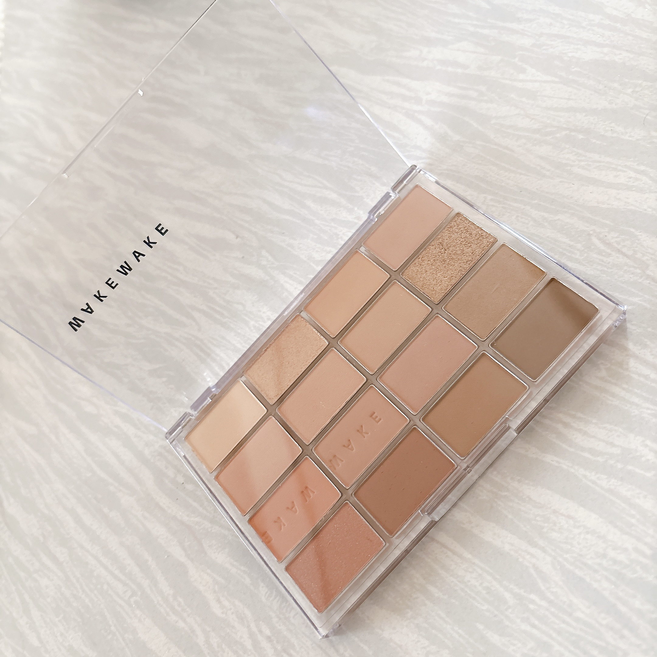 ソフトブラーリングアイパレット 05.ミュートコーラルブラーリング/wakemake/アイシャドウパレットを使ったクチコミ（1枚目）