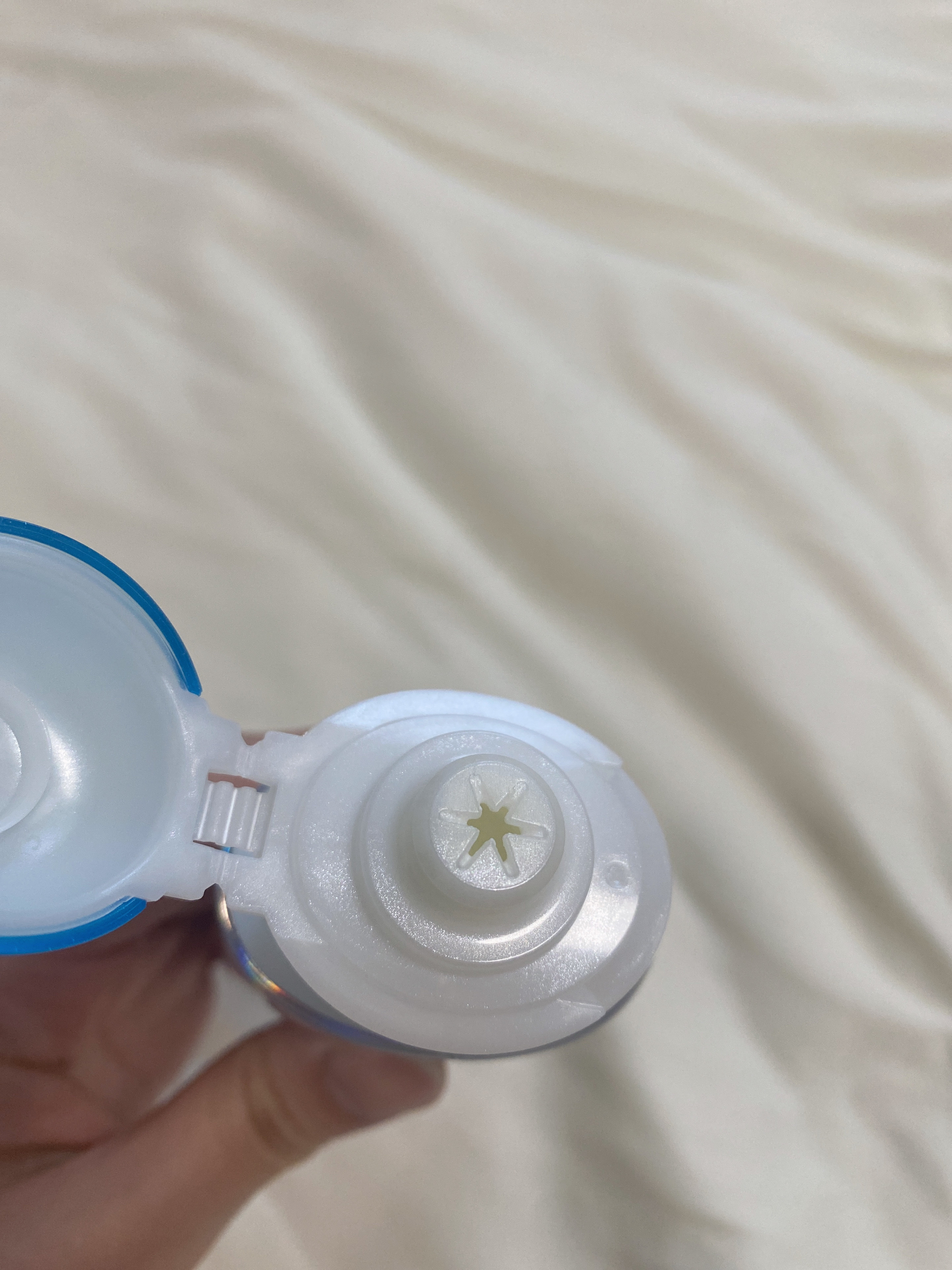 アクアリッチ エアリーホールドクリーム（呼吸感ベールUV）/ビオレ/日焼け止めクリームを使ったクチコミ（2枚目）