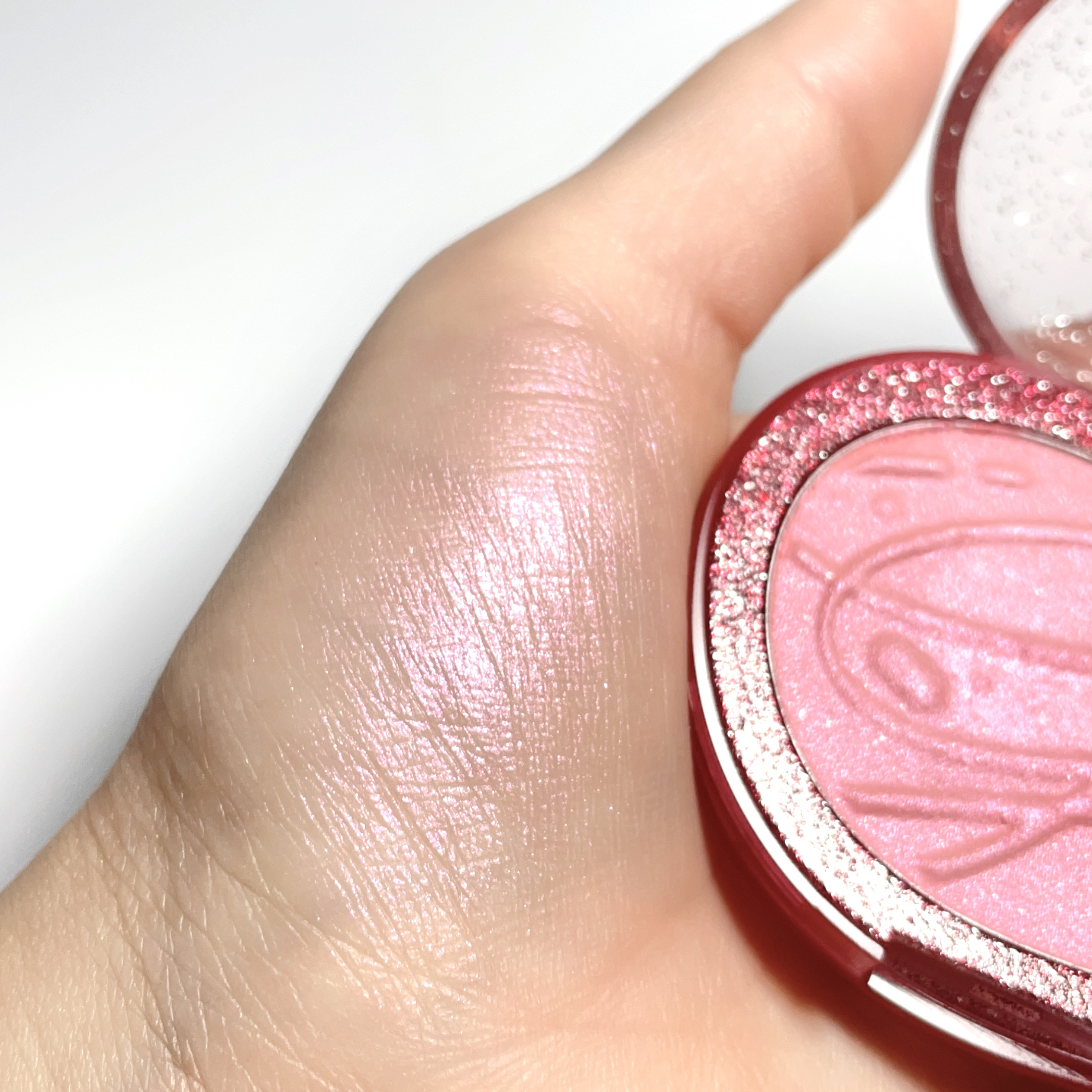 フィー グリッツストーンハイライター/fwee/パウダーハイライトを使ったクチコミ（2枚目）