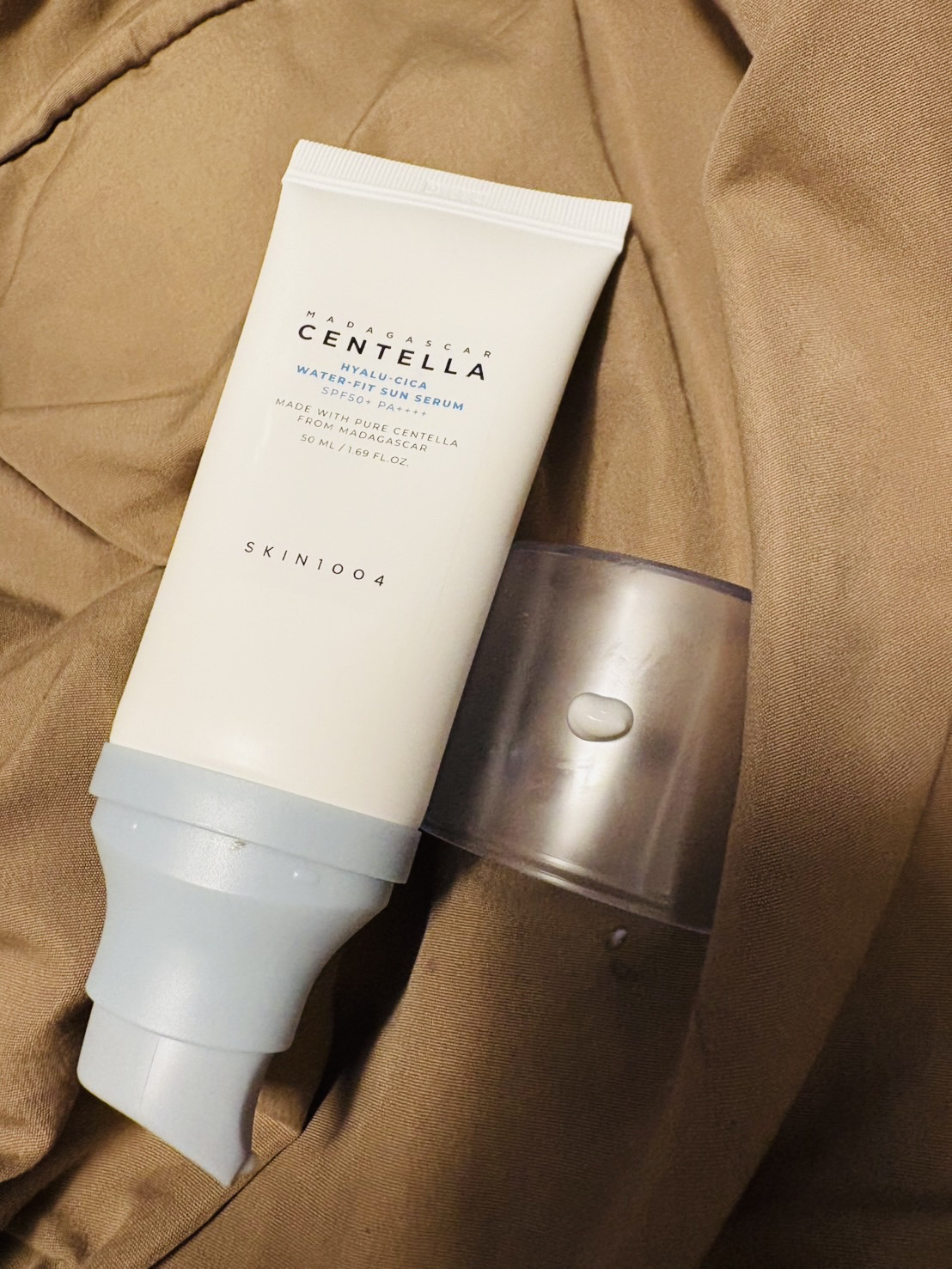 SKIN1004 ヒアルーシカ ウォーターフィット サンセラムのクチコミ「日本国内最大SPF50+の紫外線保護力を持つ「ヒアルーシカ ウォーターフィット サンセラム」は.....」（2枚目）