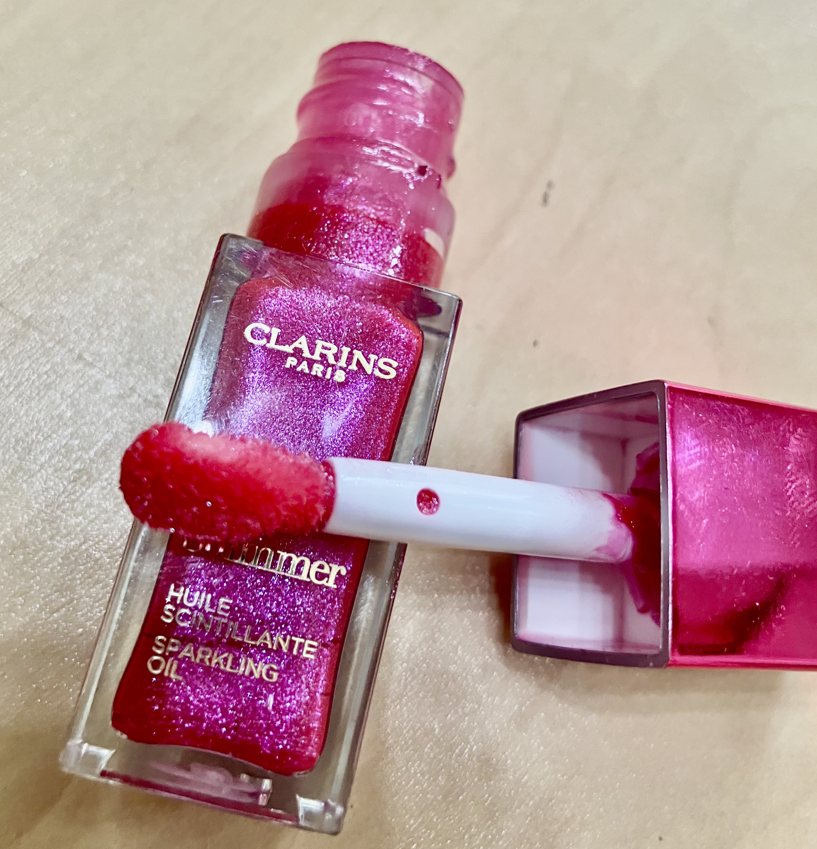 リップコンフォートオイル/CLARINS/リップグロスを使ったクチコミ（3枚目）