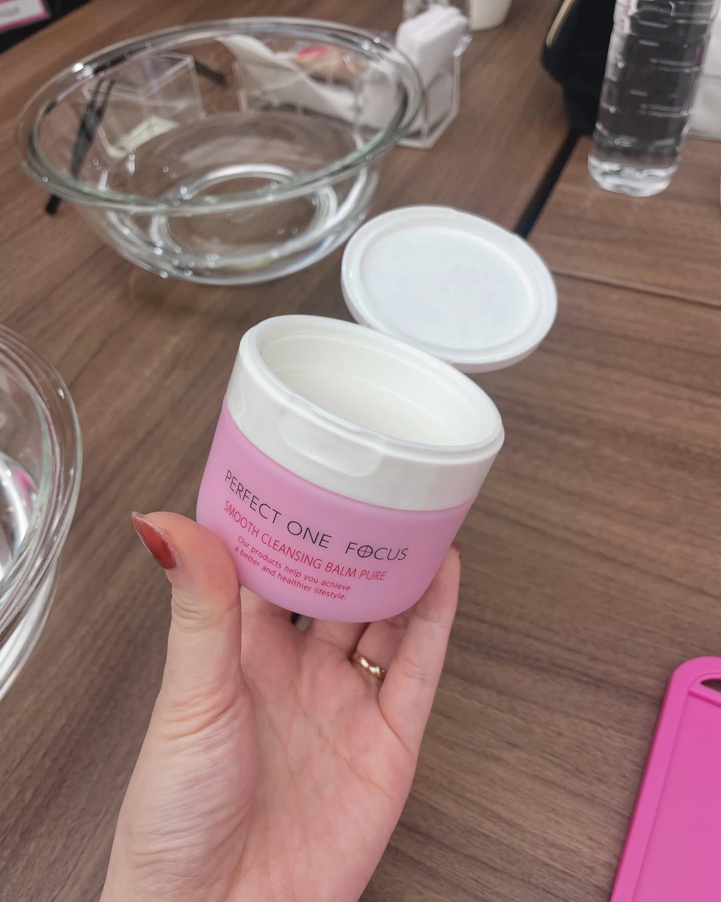 パーフェクトワンフォーカス スムースクレンジングバーム ディープブラック/PERFECT ONE  FOCUS/クレンジングバームを使ったクチコミ（3枚目）