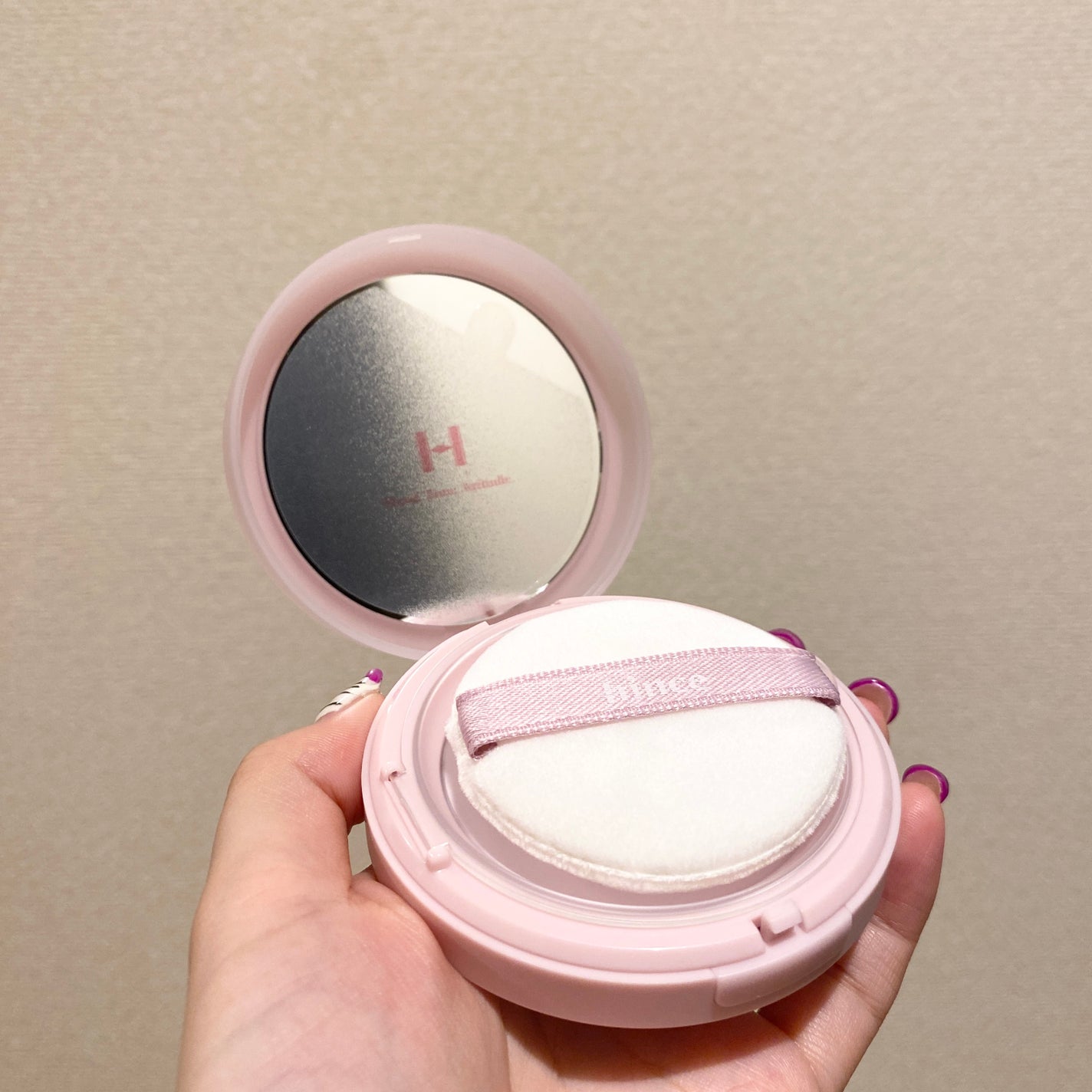 セカンドスキンエアリーパウダー/hince/プレストパウダーを使ったクチコミ(4枚目)