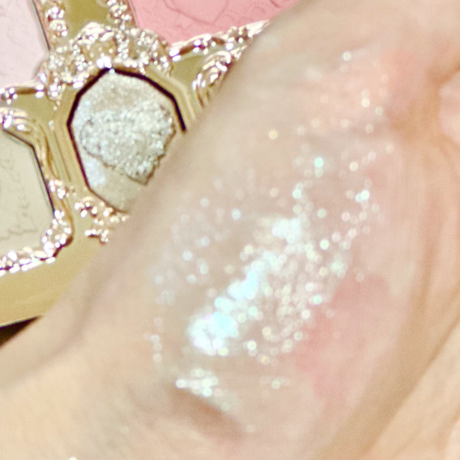 ストロベリーキューピッドコレクション メイクアップパレット/FlowerKnows/アイシャドウパレットを使ったクチコミ（2枚目）