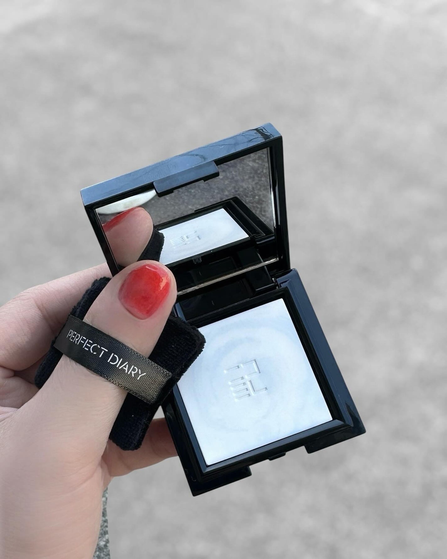 トランスルーシェント ブルーリング セッティング パウダー/PERFECT DIARY/プレストパウダーを使ったクチコミ(1枚目)