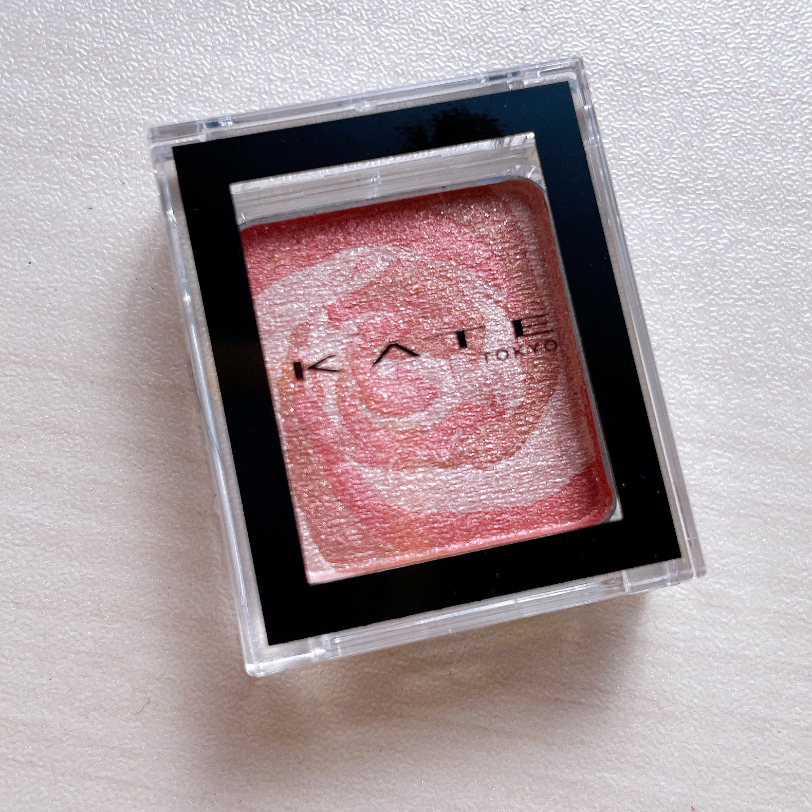 ザ アイカラー(マーブルインク)/KATE/単色アイシャドウを使ったクチコミ（2枚目）