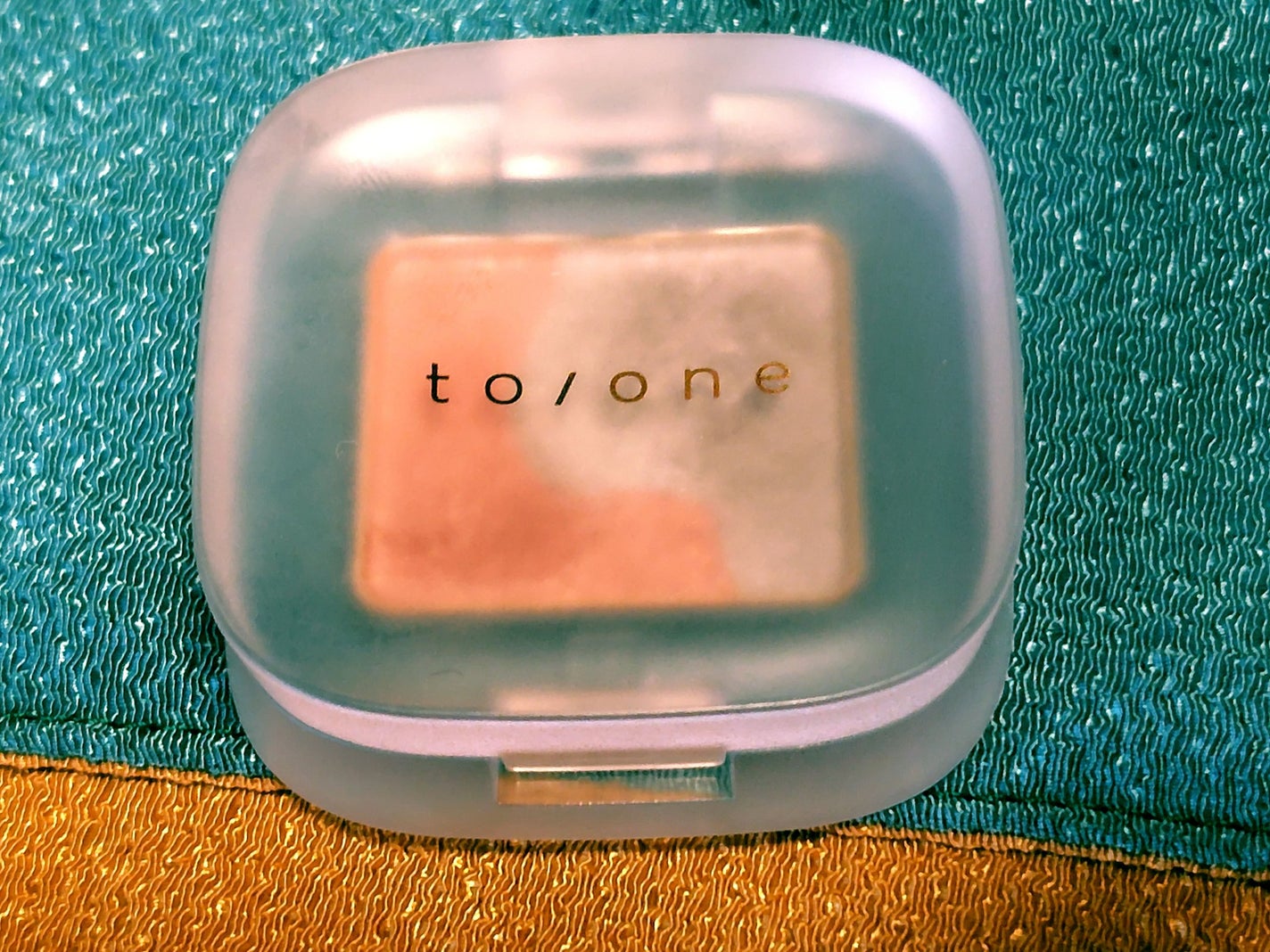 ペタル フロート アイシャドウ/to/one/アイシャドウパレットを使ったクチコミ(1枚目)