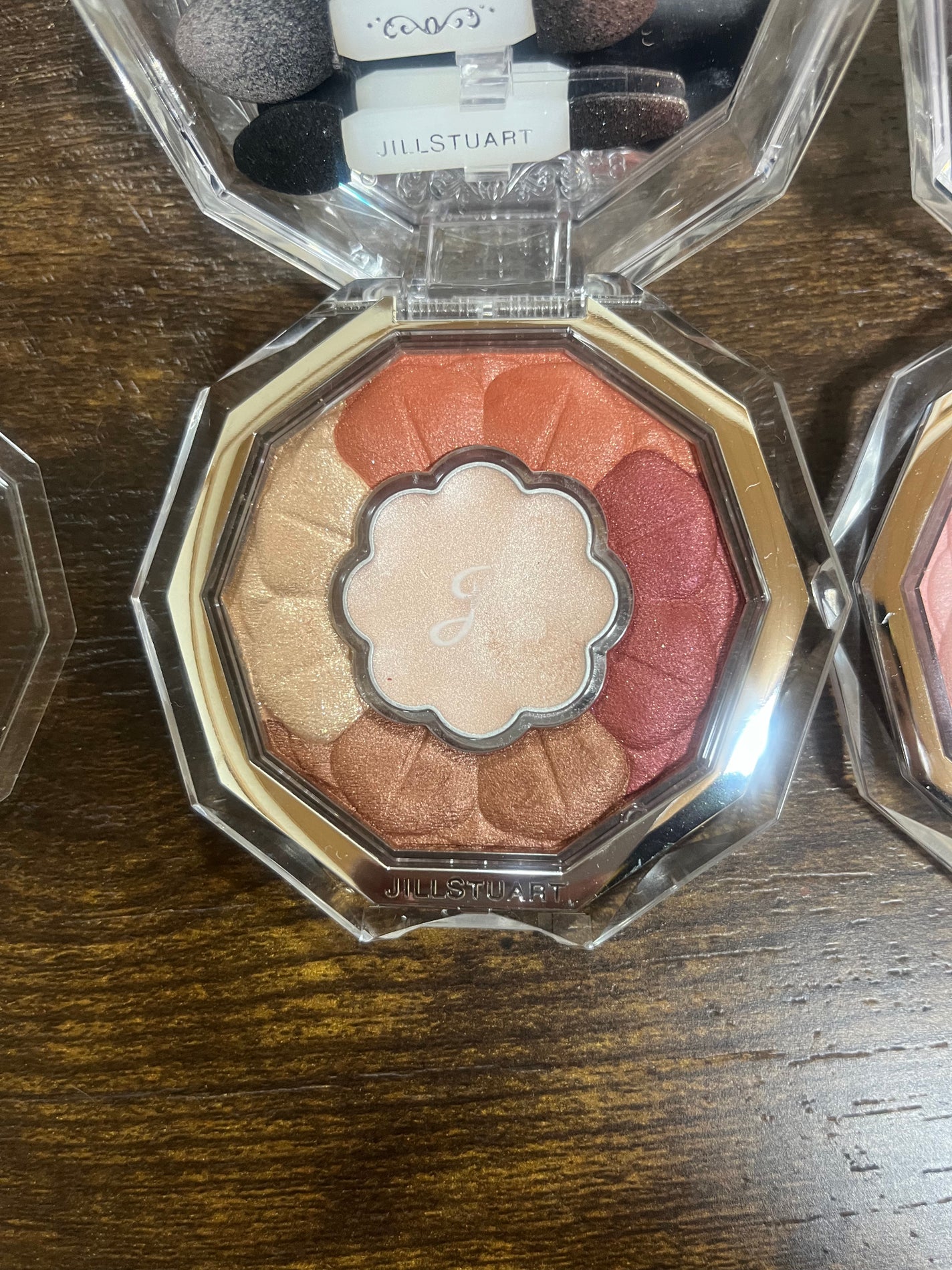 ジルスチュアート ブルームクチュール アイズ/JILL STUART/アイシャドウパレットを使ったクチコミ(1枚目)