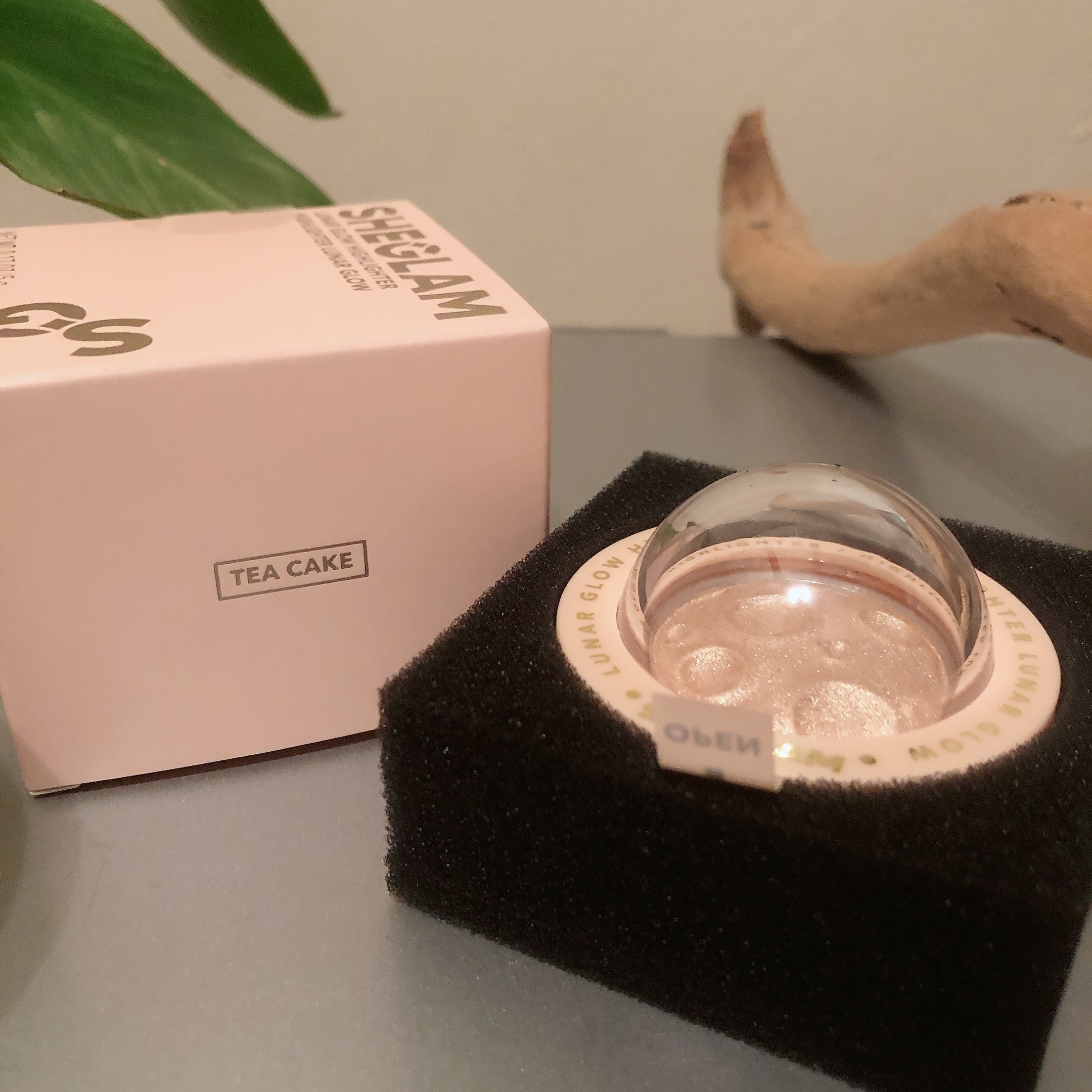 ルナグロウ ハイライター ティーケーキ/SHEGLAM/パウダーハイライトを使ったクチコミ（3枚目）