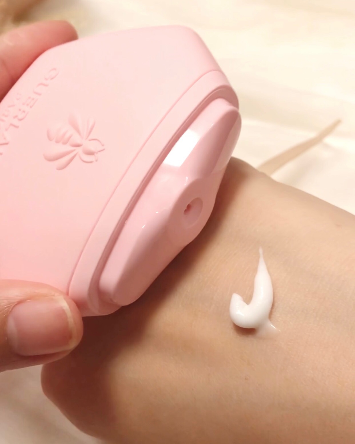 アクア アレゴリア ハンドクリーム ローザ ロッサ/GUERLAIN/ハンドクリームを使ったクチコミ（2枚目）