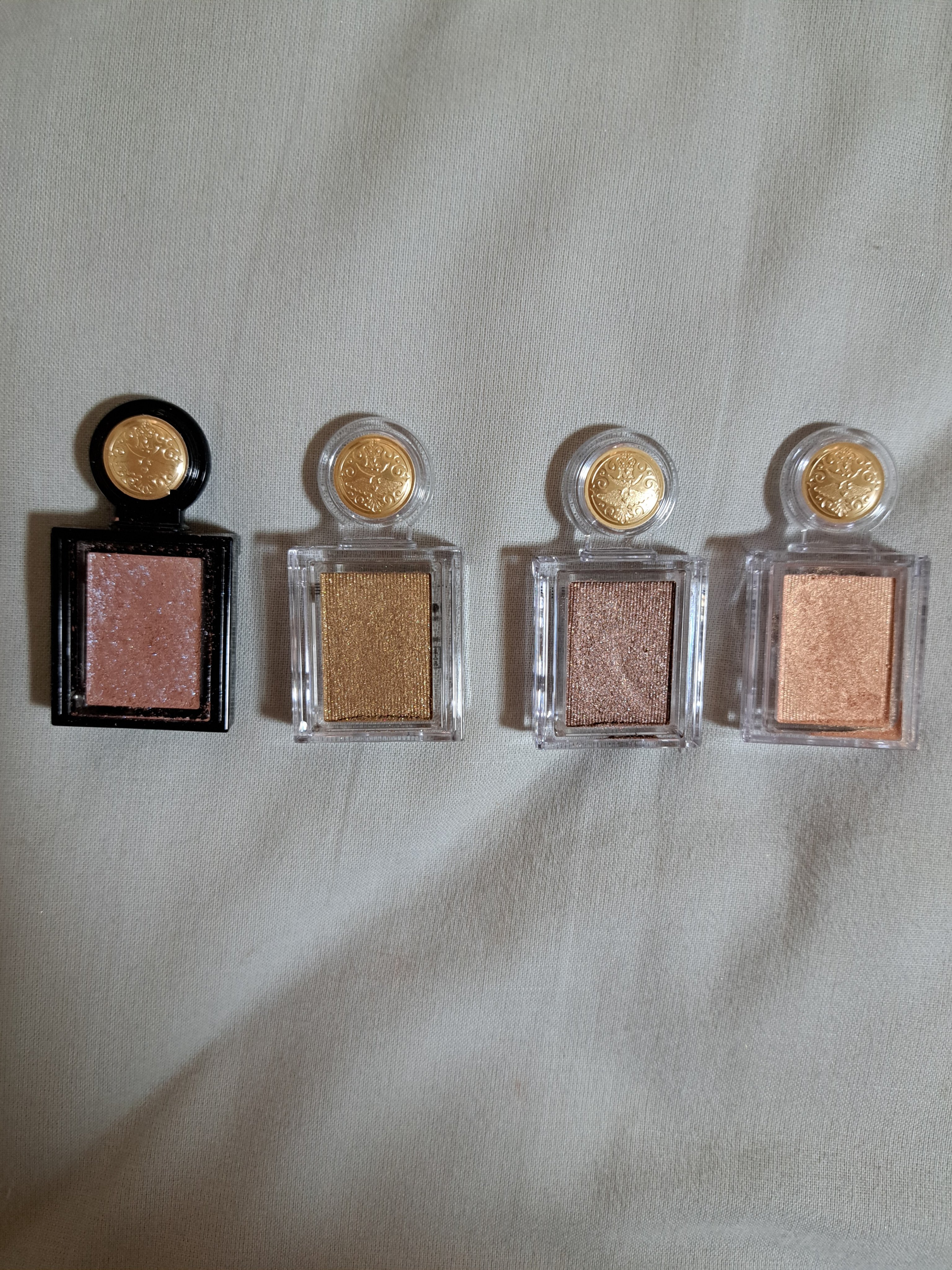 シャドーカスタマイズ/MAJOLICA MAJORCA/単色アイシャドウを使ったクチコミ（1枚目）