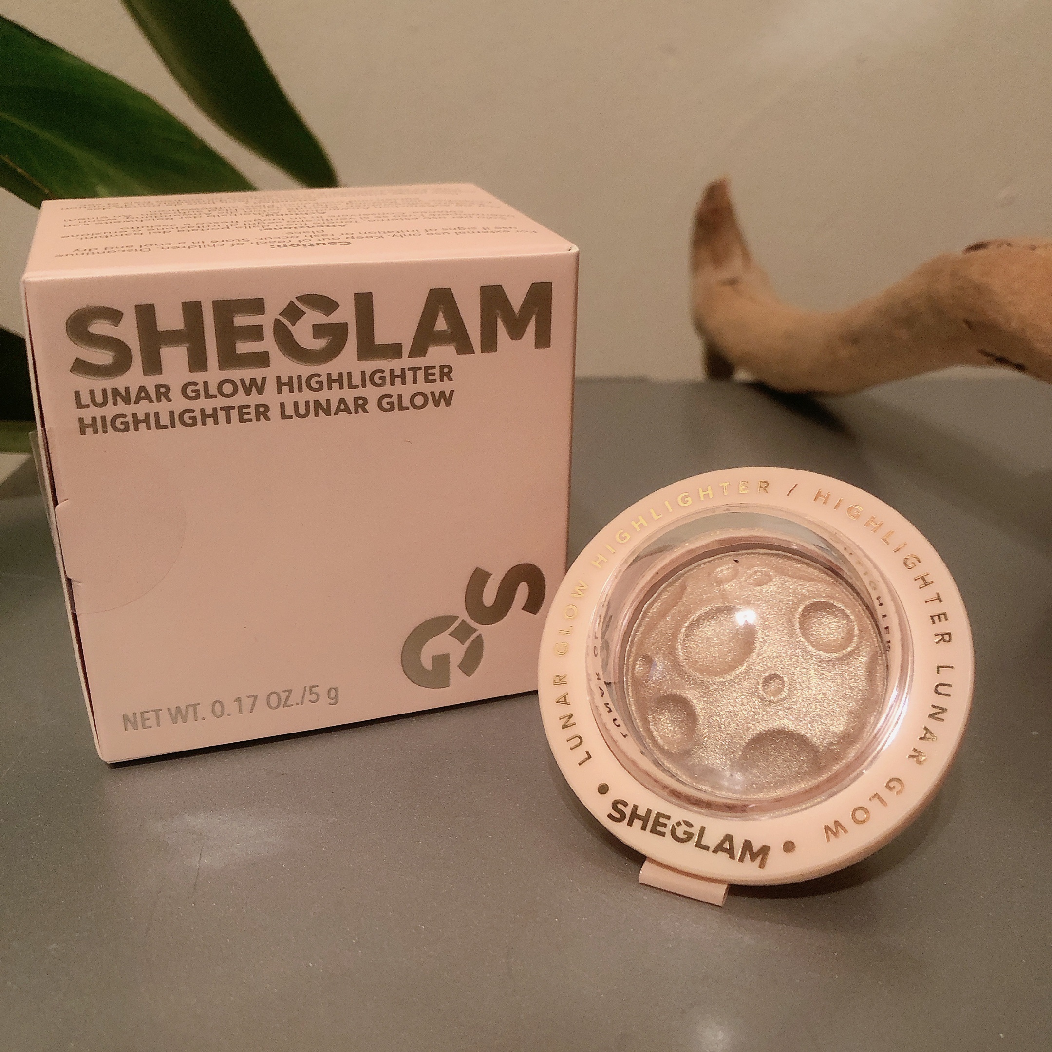 ルナグロウ ハイライター ティーケーキ/SHEGLAM/パウダーハイライトを使ったクチコミ（1枚目）