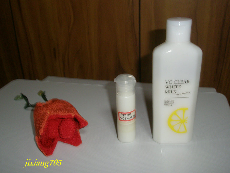 VCクリアホワイトミルク/ogaコスメ研究所/フェイスクリームを使ったクチコミ（2枚目）