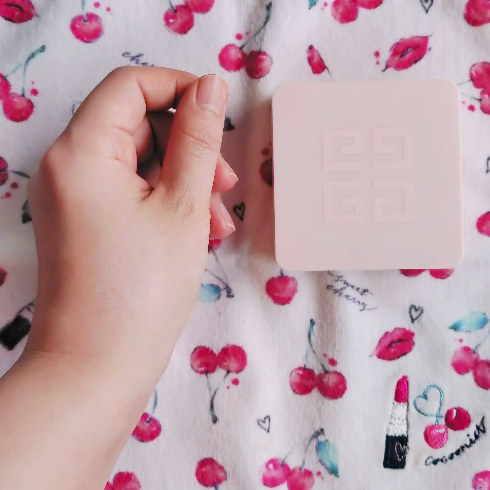 スキン PFCT コンパクト クリーム Ｎ/GIVENCHY/化粧下地を使ったクチコミ（3枚目）