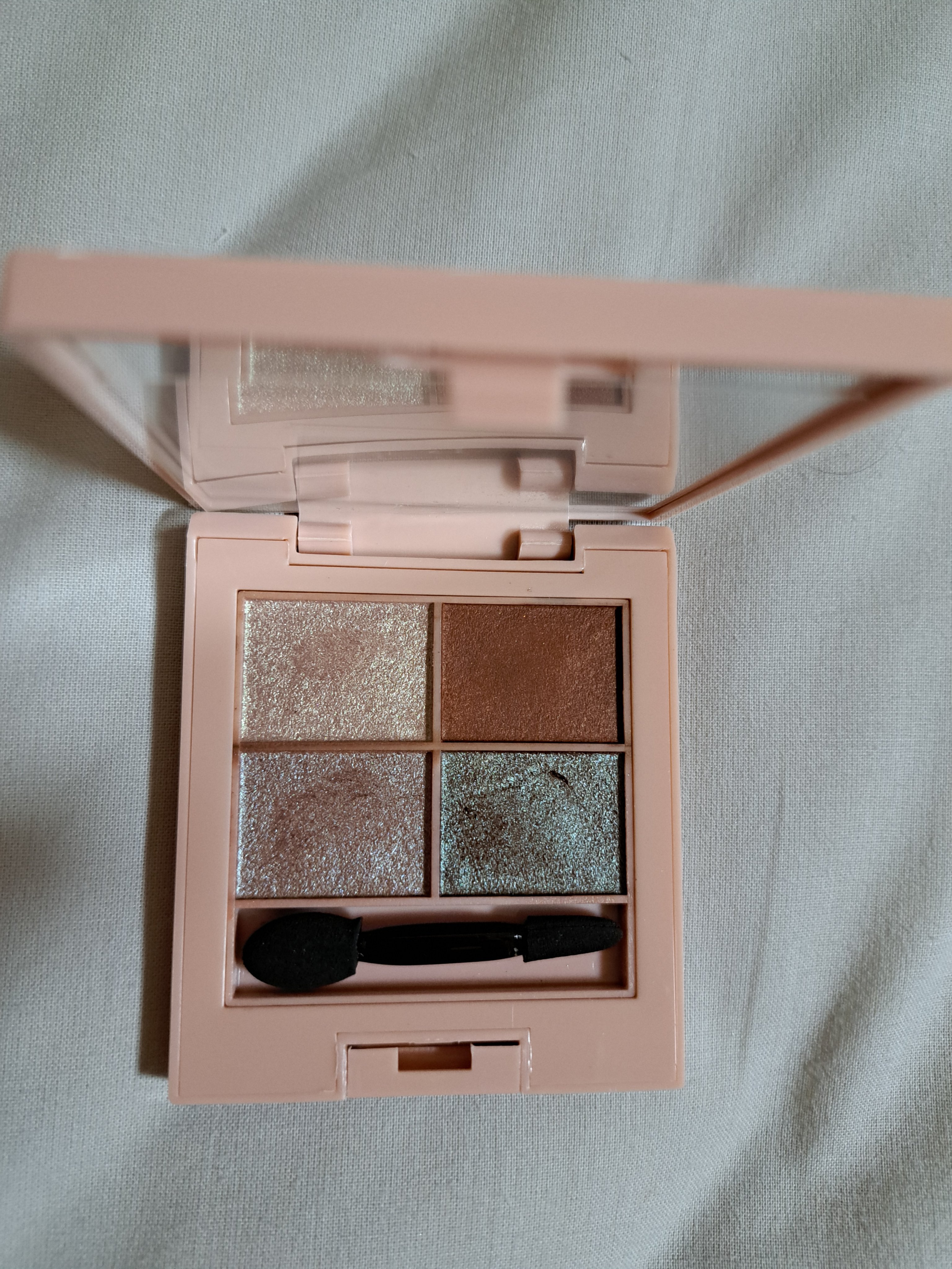 イロアソビ 4色アイパレット/iroasobi/アイシャドウパレットを使ったクチコミ（1枚目）