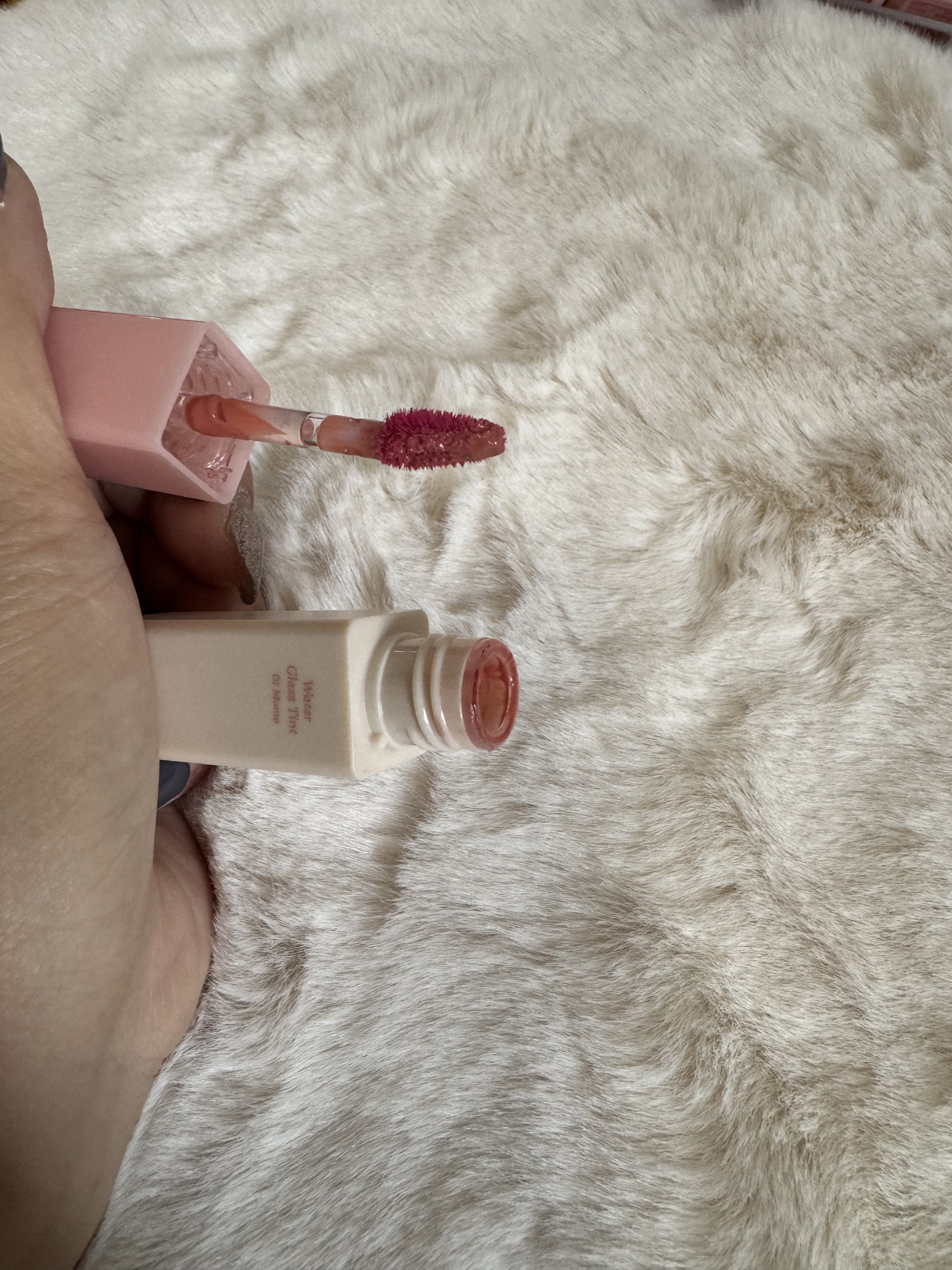 ウォーターグラスティント 01 モモ/hana by hince/口紅を使ったクチコミ（2枚目）