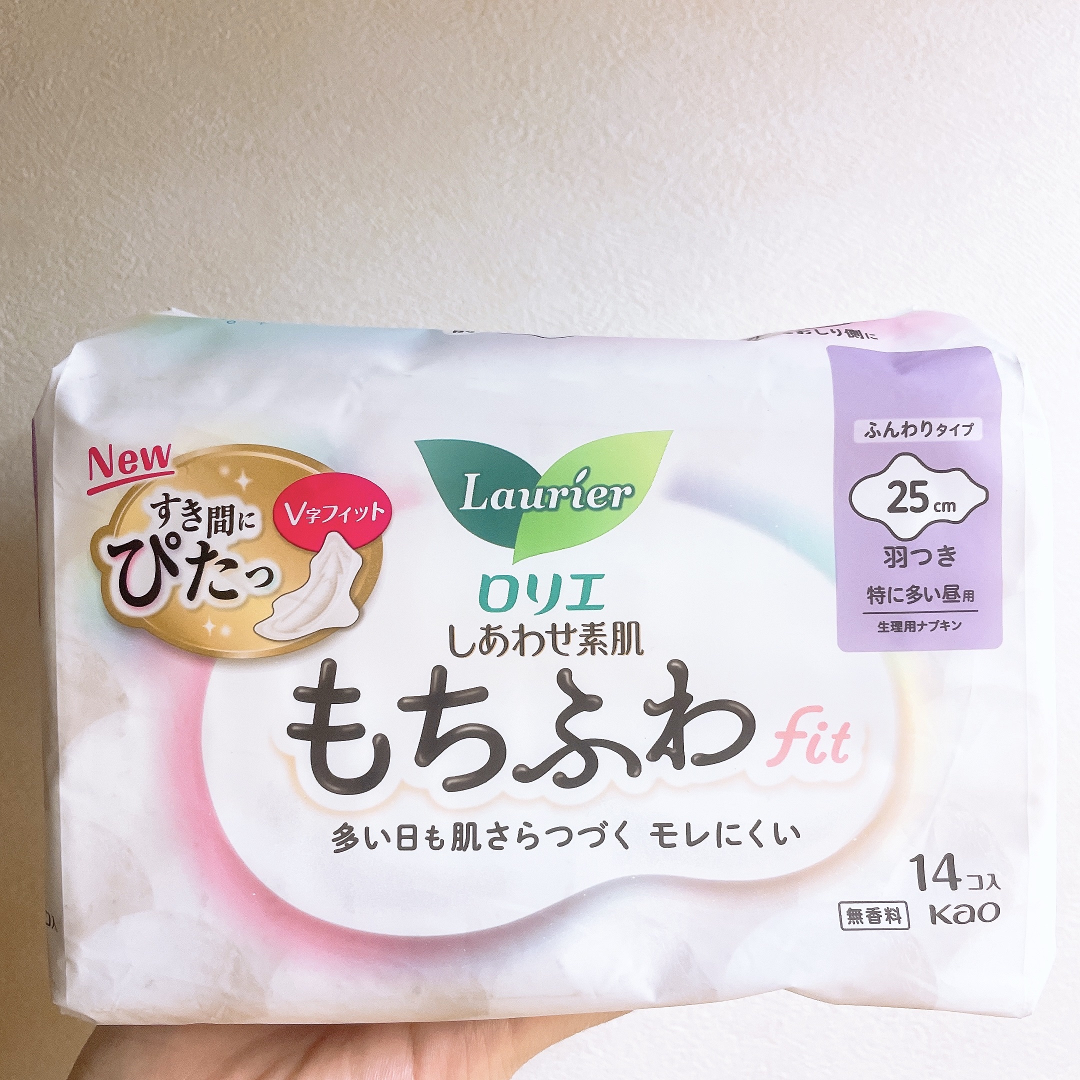 ロリエ ロリエ もちふわ fit 25cm 羽つき 14コ入 (医薬部外品 )のクチコミ「ロリエ もちふわ fit 25cm 羽つき 14コ入
医薬部外品

新商品のナプキン！

気に.....」（1枚目）