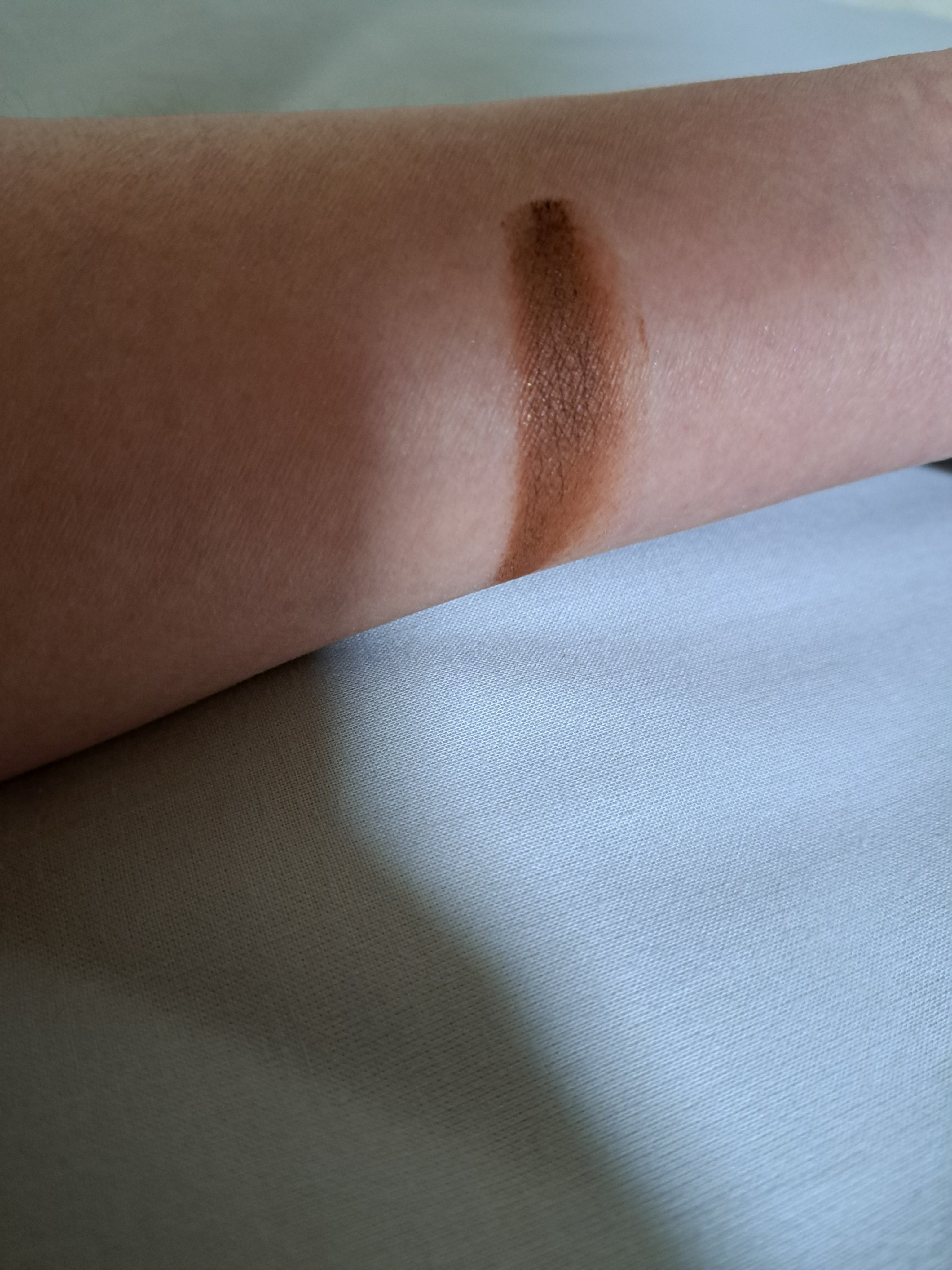 ＆be ＆be アディショナルグロウパウダーのクチコミ「&be　アディクショナルグロウパウダーブロンズ｢フェイスパウダー｣
目、ほほ、リップにマルチに.....」（3枚目）