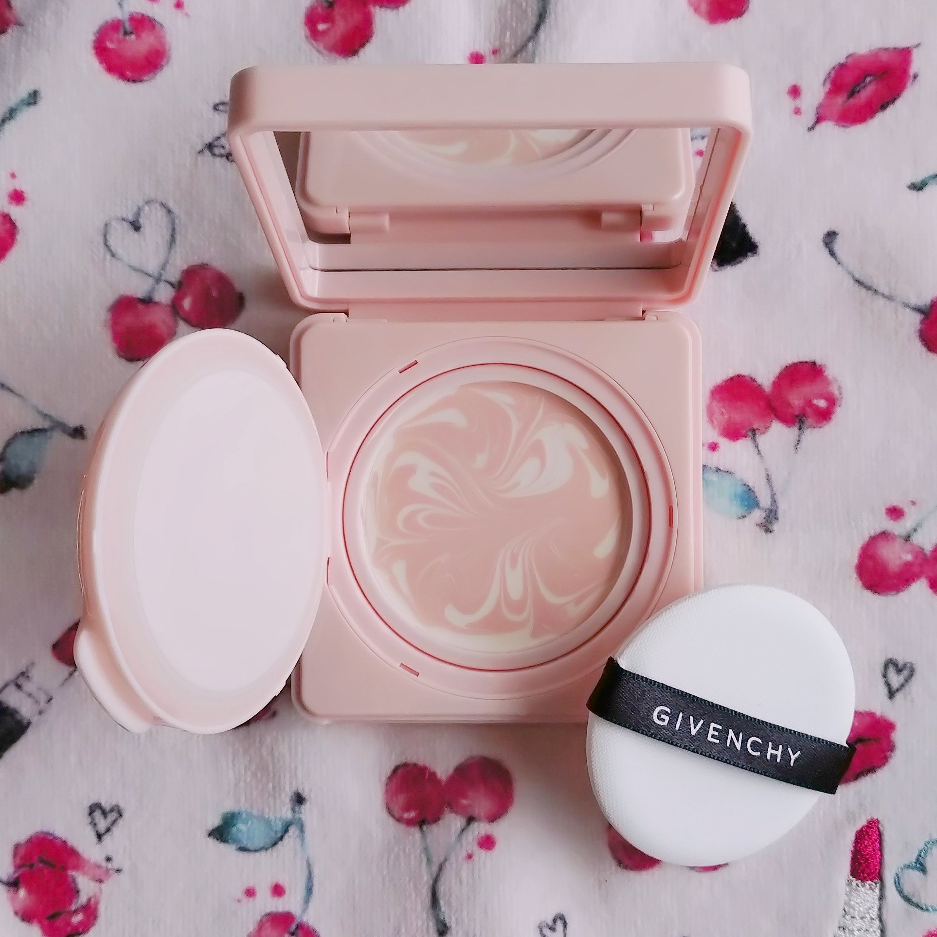 スキン PFCT コンパクト クリーム Ｎ/GIVENCHY/化粧下地を使ったクチコミ（2枚目）