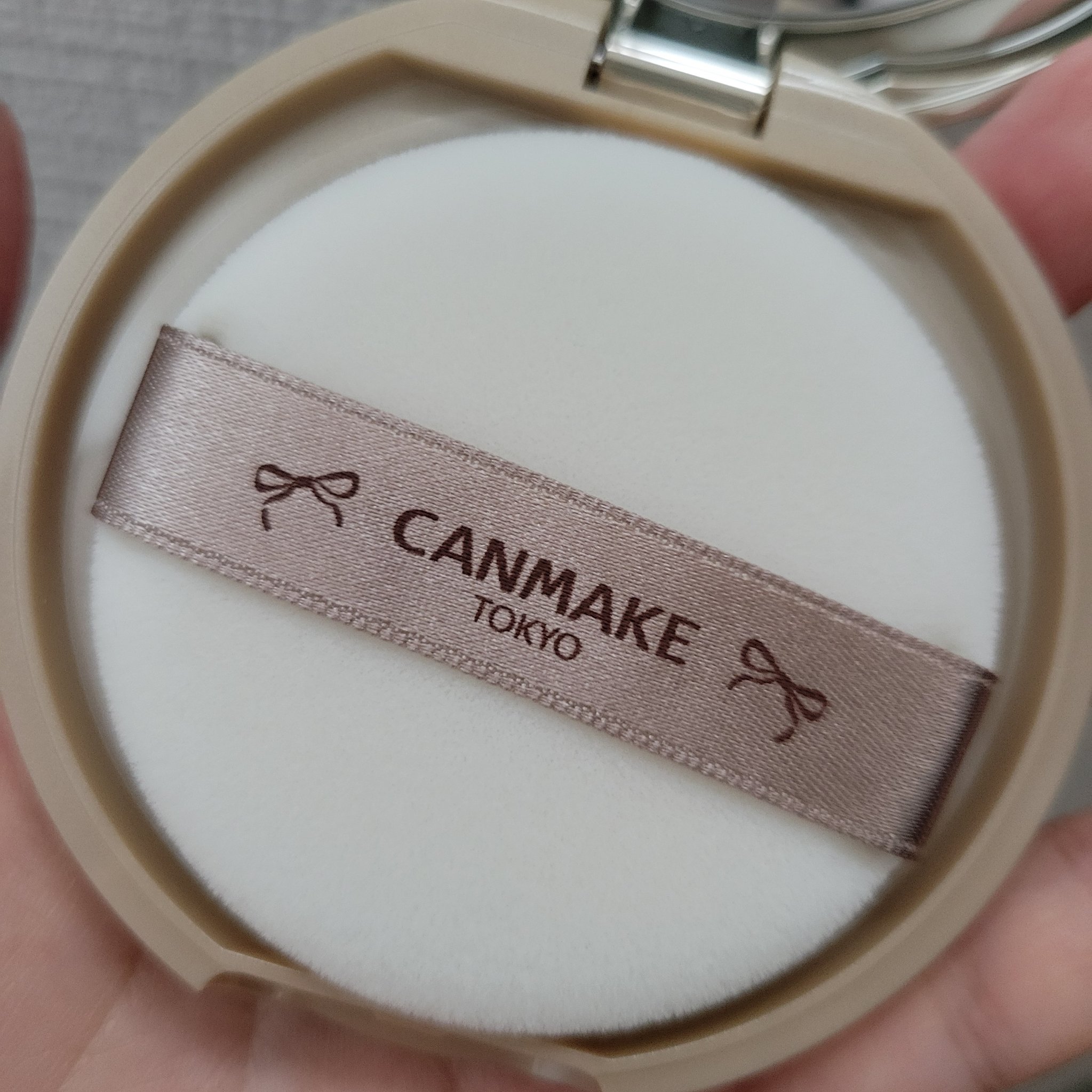 マシュマロフィニッシュパウダー　～Abloom～/キャンメイク/プレストパウダーを使ったクチコミ（3枚目）