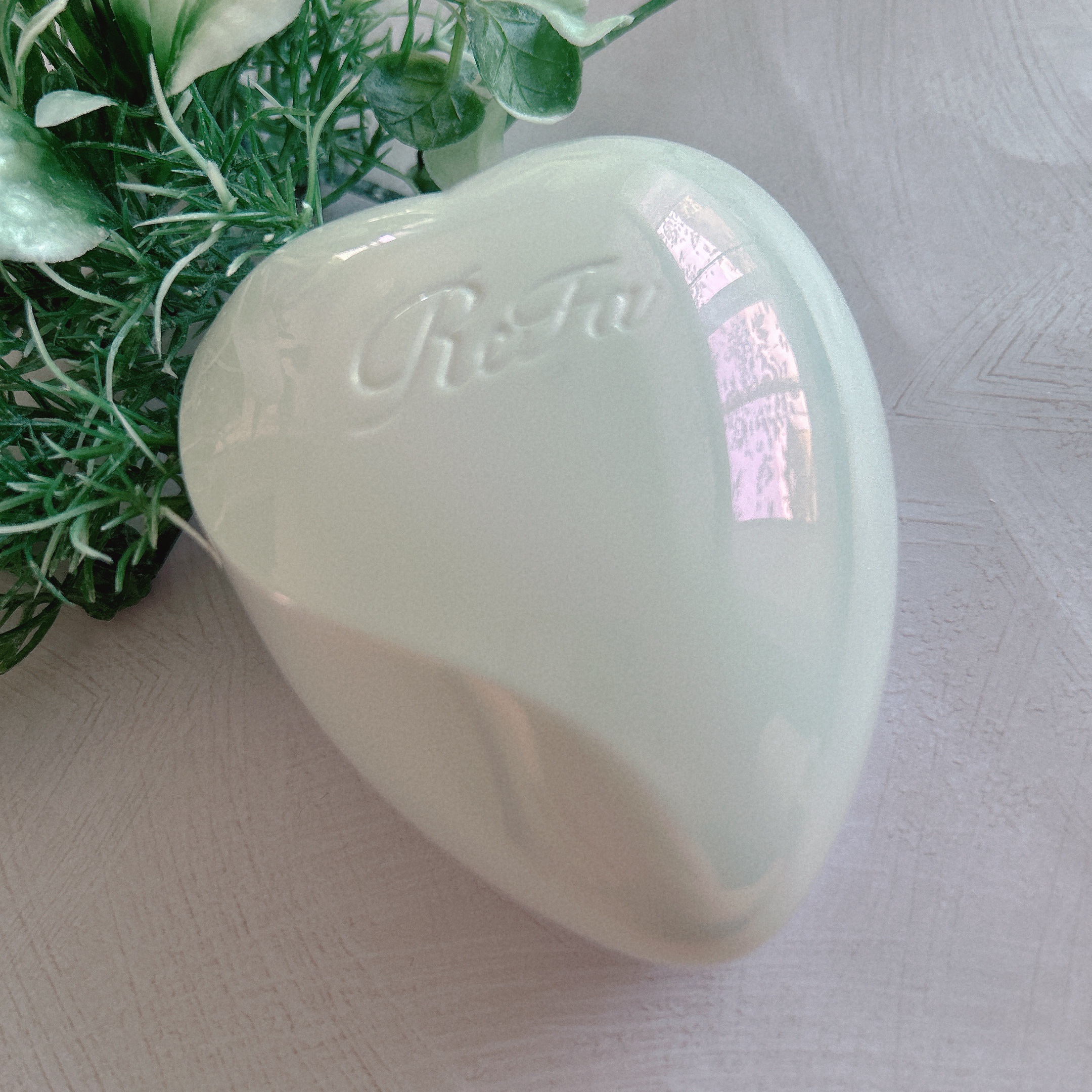 リファ ハートブラシ Aurora White（オーロラホワイト）/ReFa/頭皮ケアを使ったクチコミ（1枚目）