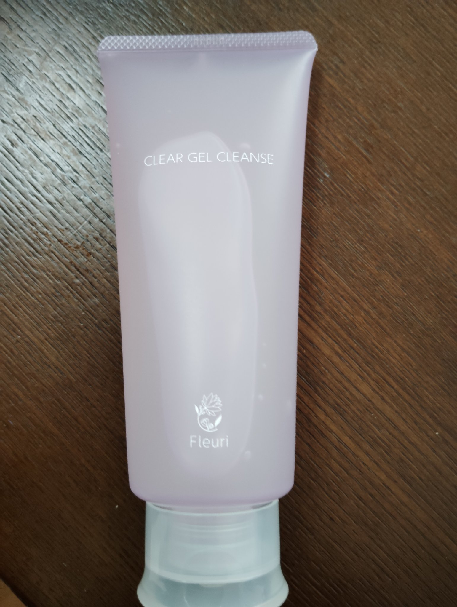 ︎ みるく 様専用︎Fleuri フルリ クリアゲルクレンズ　2本セット Fleuri フルリ クリアゲルクレンズ ＆ ブーストセラム 未使用品 フルリ