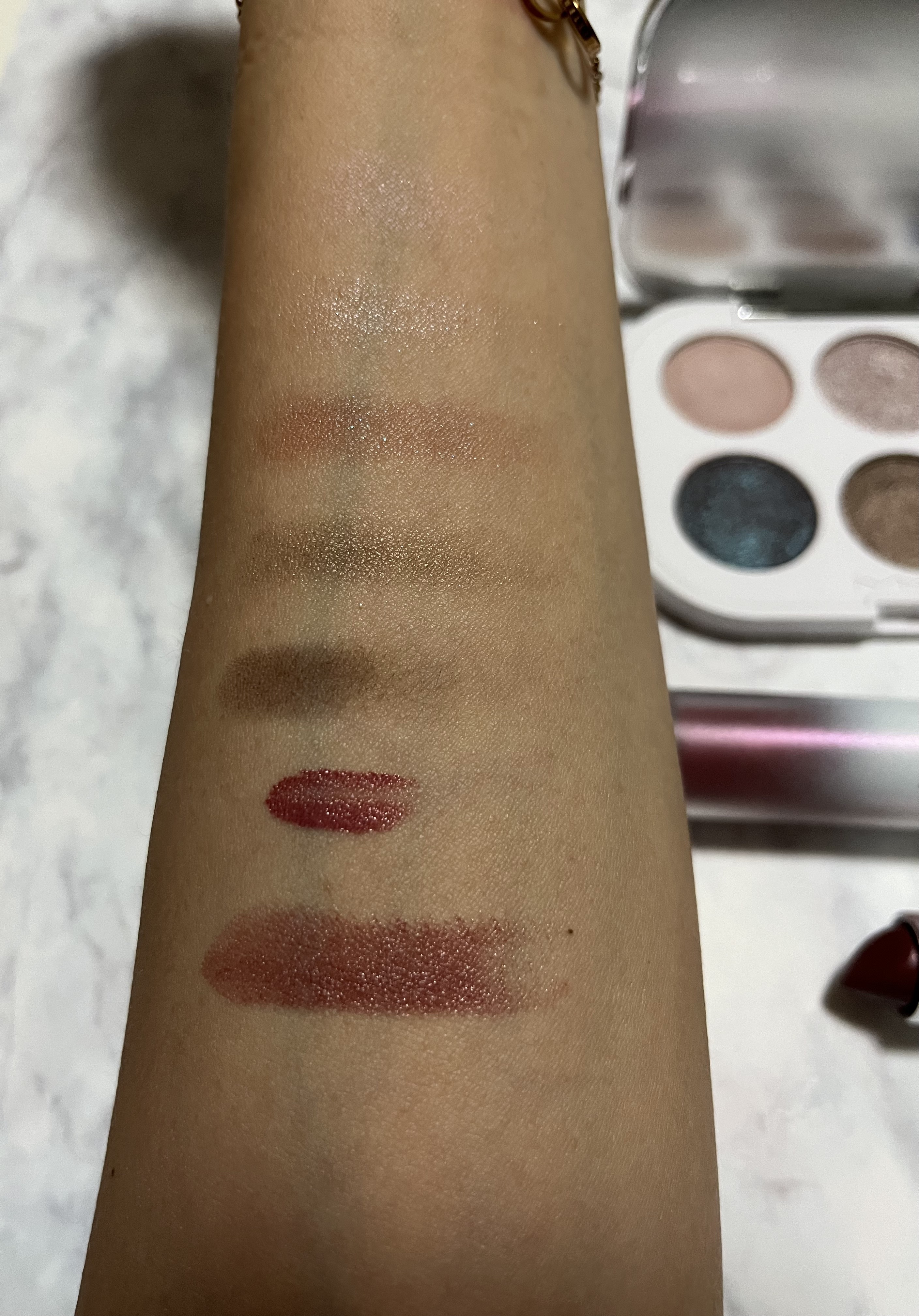 コネクト イン カラー アイシャドウ パレット × 6/M・A・C/アイシャドウパレットを使ったクチコミ（2枚目）