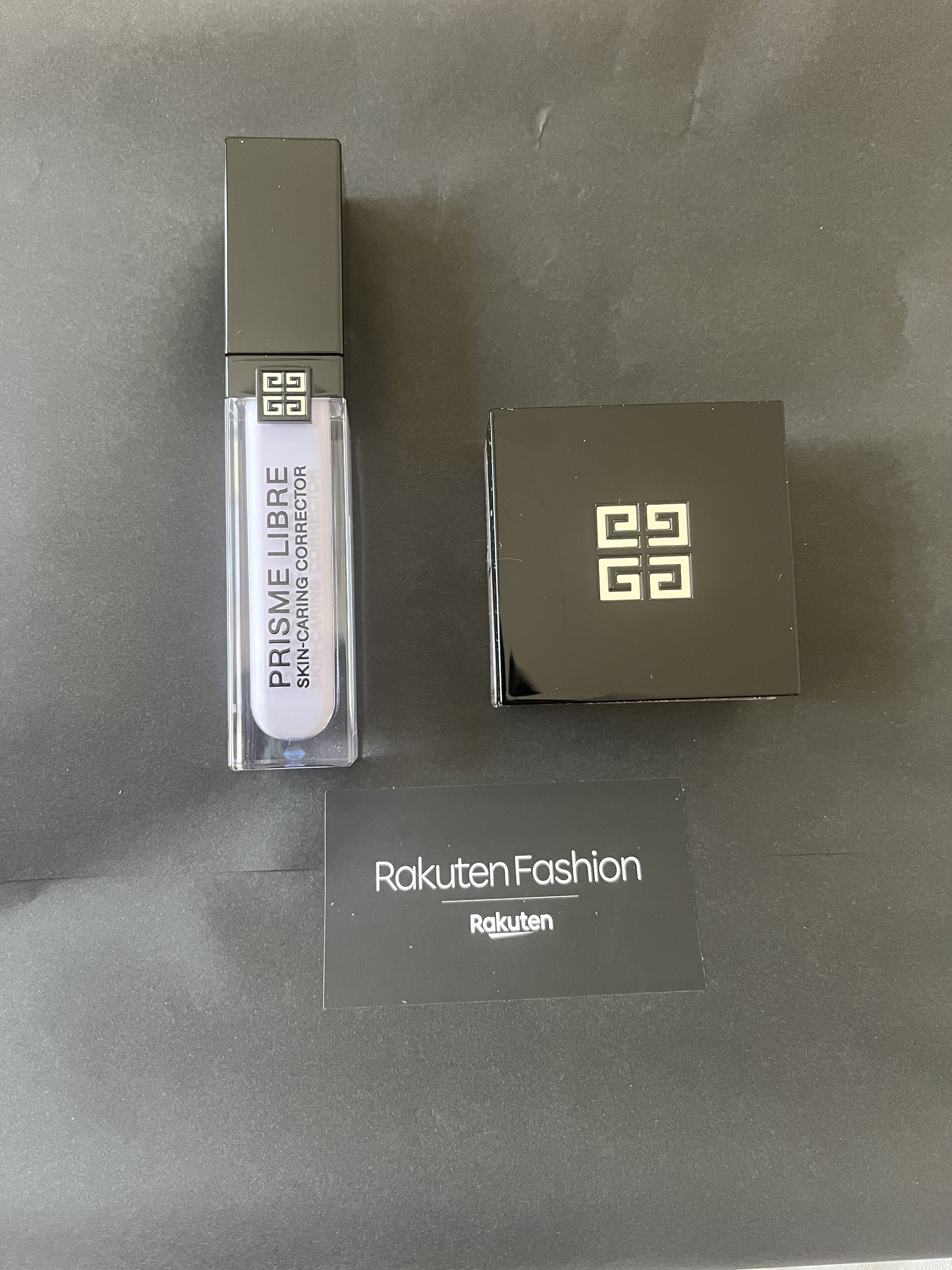 プリズム・リーブル No.02 ホワイト・サテン/GIVENCHY/ルースパウダーを使ったクチコミ（1枚目）