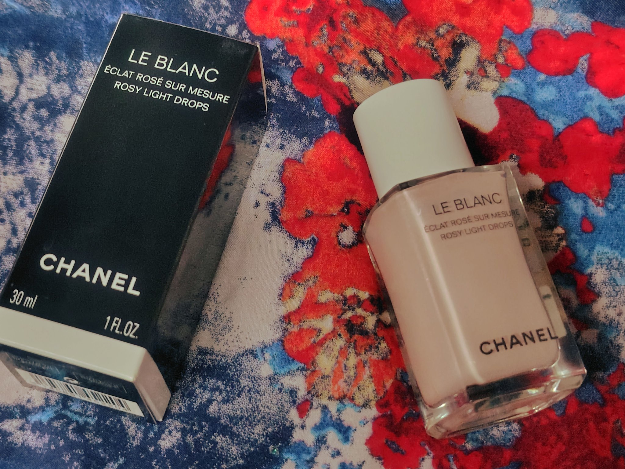 ル ブラン ロージー ドロップス/CHANEL/リキッドハイライトを使ったクチコミ（1枚目）