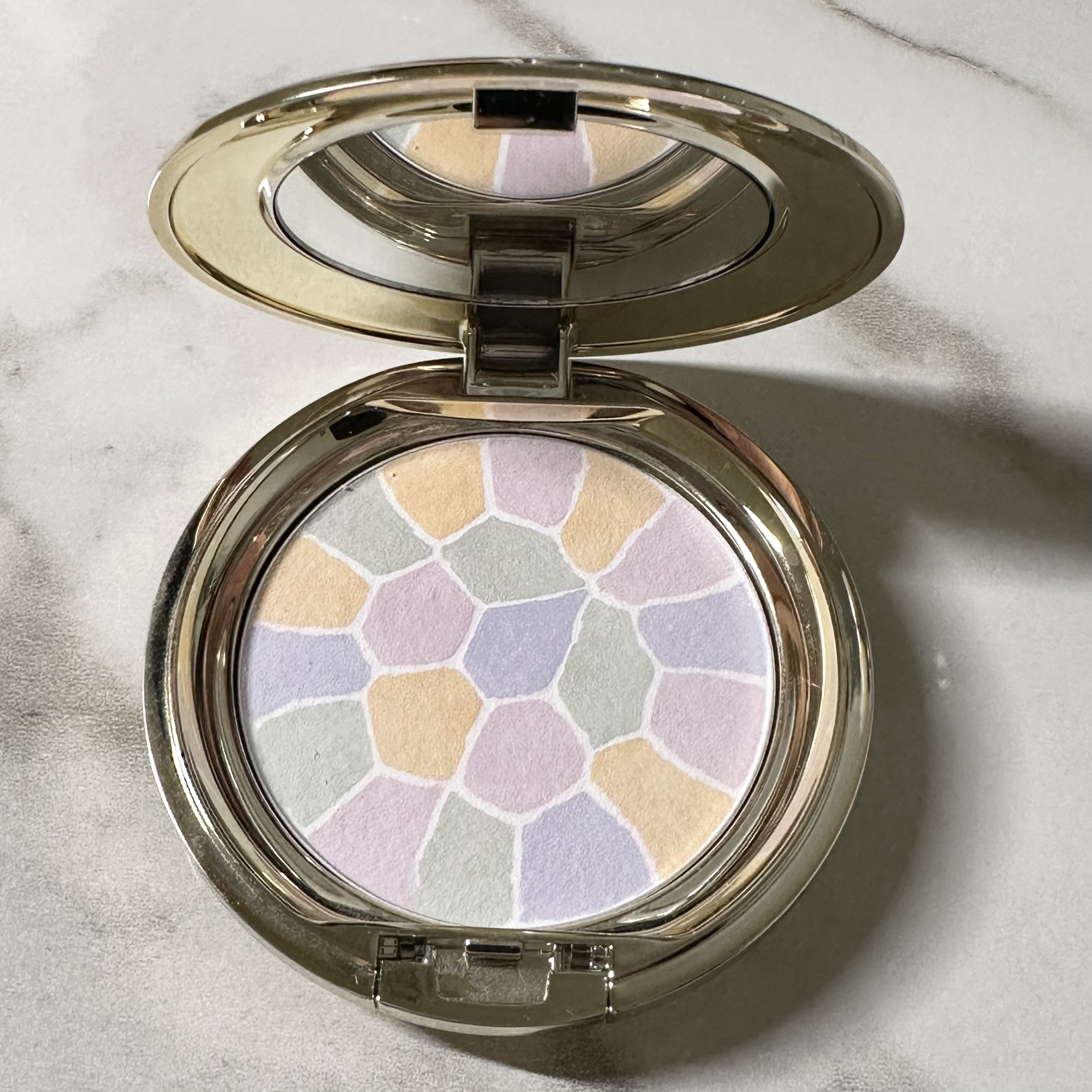 ラ プードル オートニュアンス/Elégance/プレストパウダーを使ったクチコミ（2枚目）