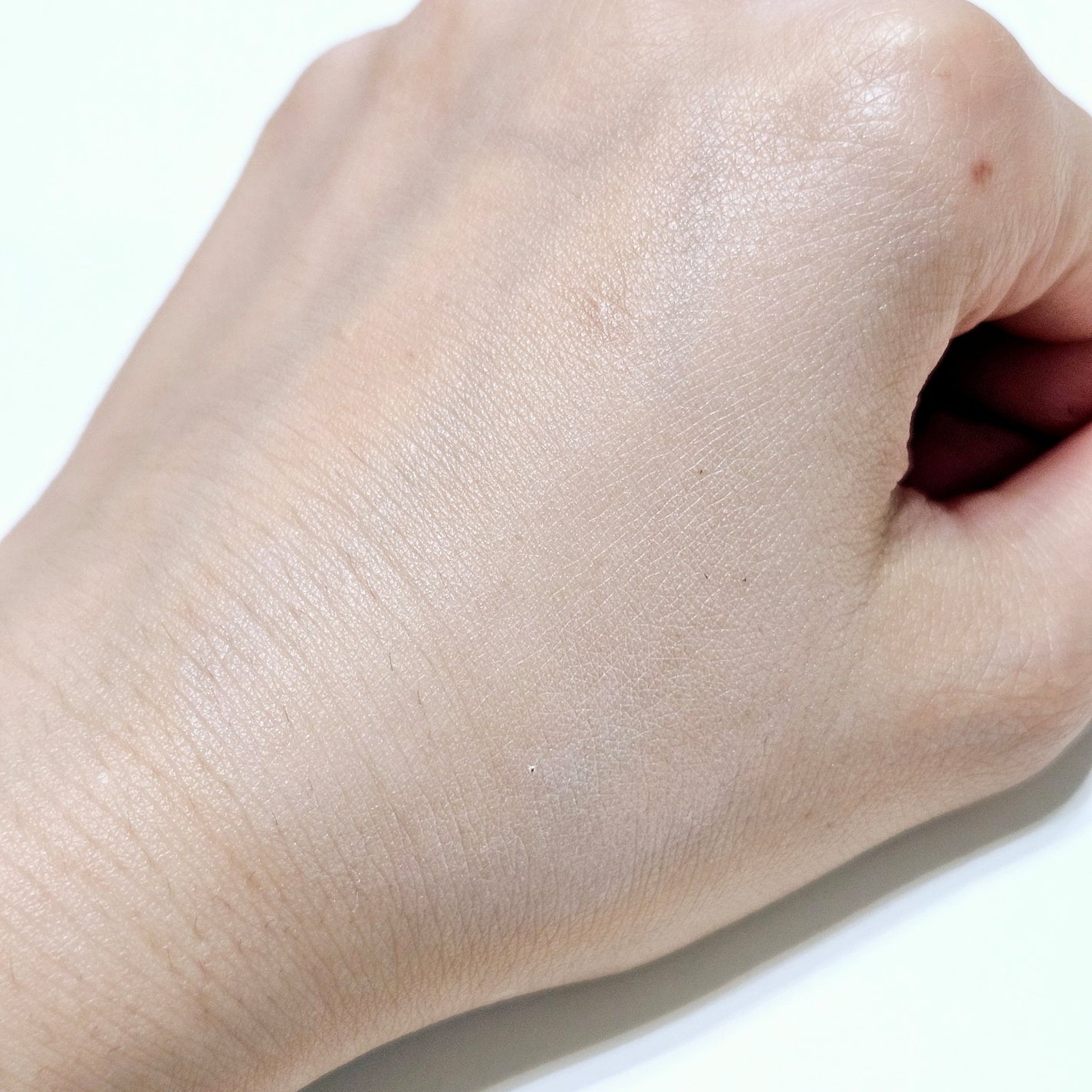 プリズム・リーブル・スキンケアリング・コレクター/GIVENCHY/化粧下地を使ったクチコミ(5枚目)