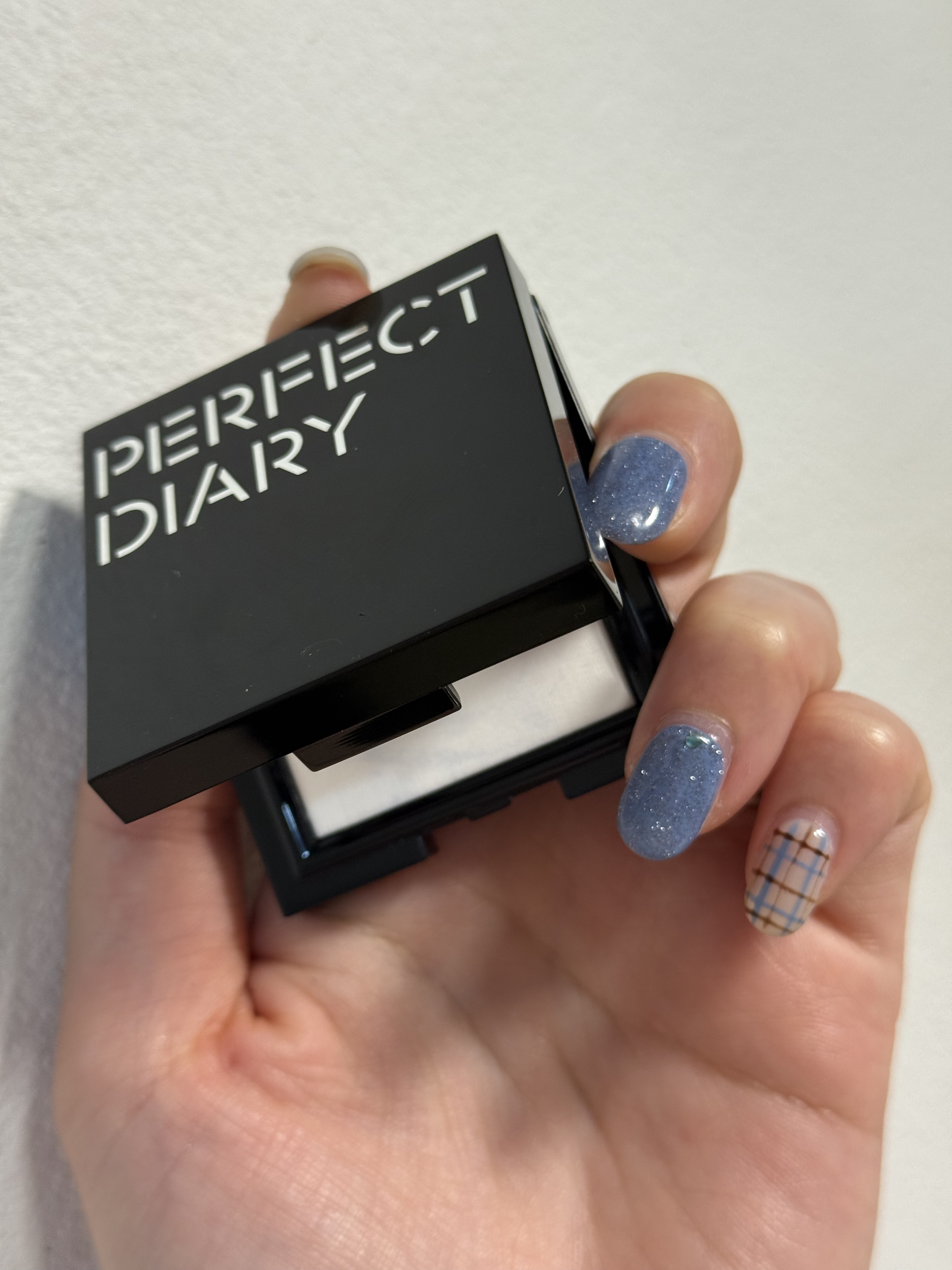 トランスルーシェント ブルーリング セッティング パウダー/PERFECT DIARY/プレストパウダーを使ったクチコミ（3枚目）