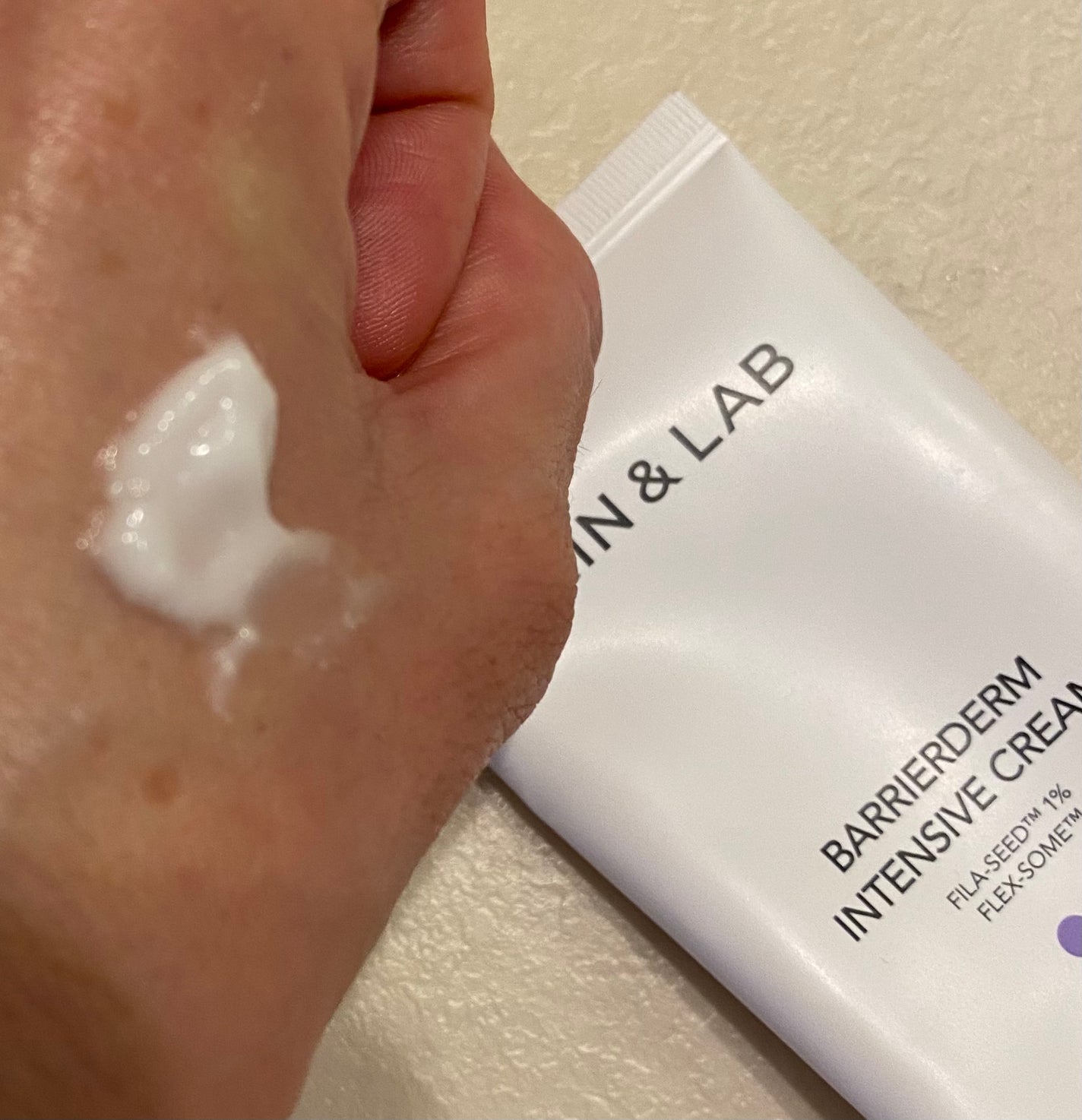 バリアダームモイストクリーム/SKIN&LAB/フェイスクリームを使ったクチコミ(2枚目)