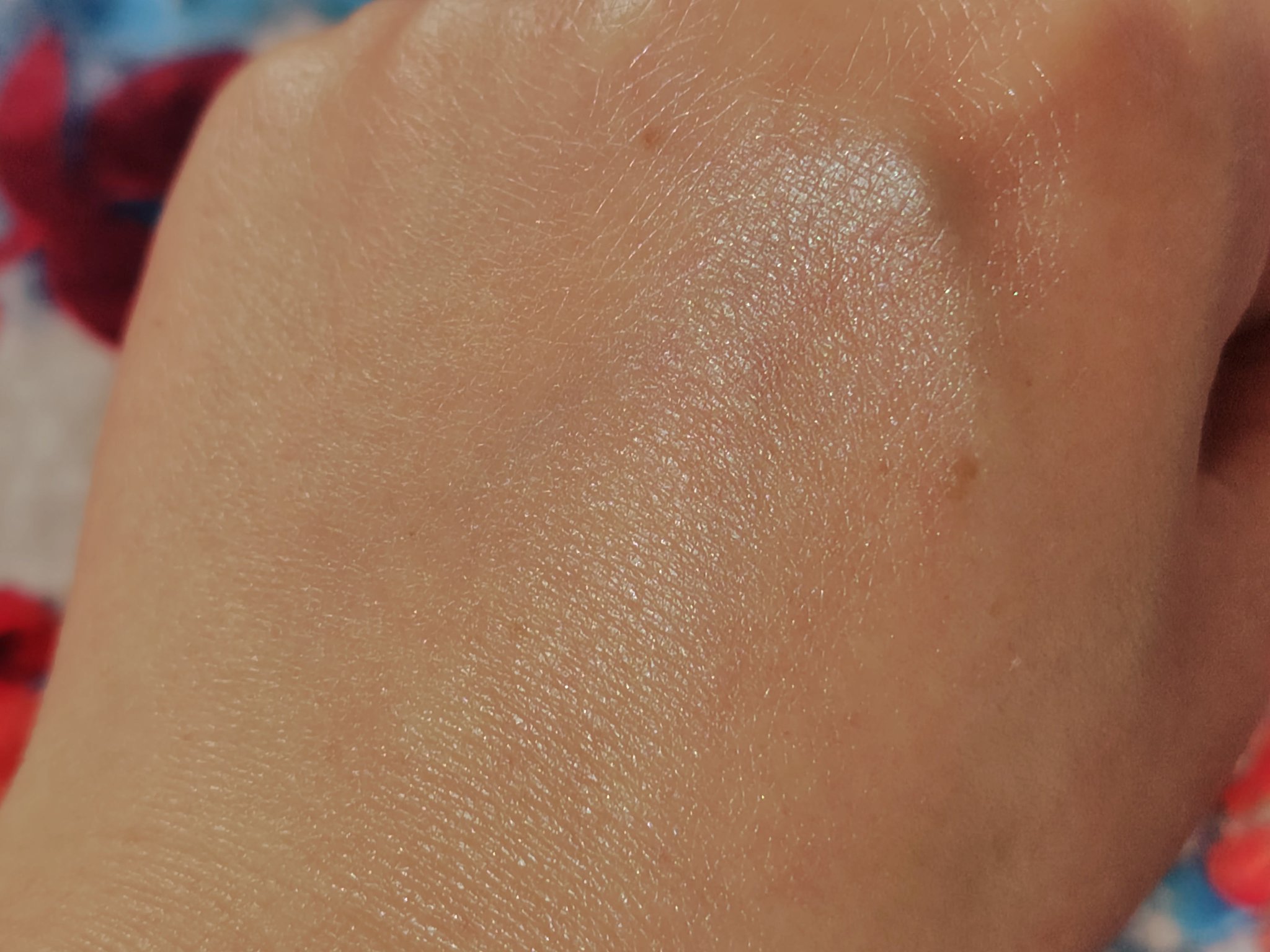 ル ブラン ロージー ドロップス/CHANEL/リキッドハイライトを使ったクチコミ（3枚目）