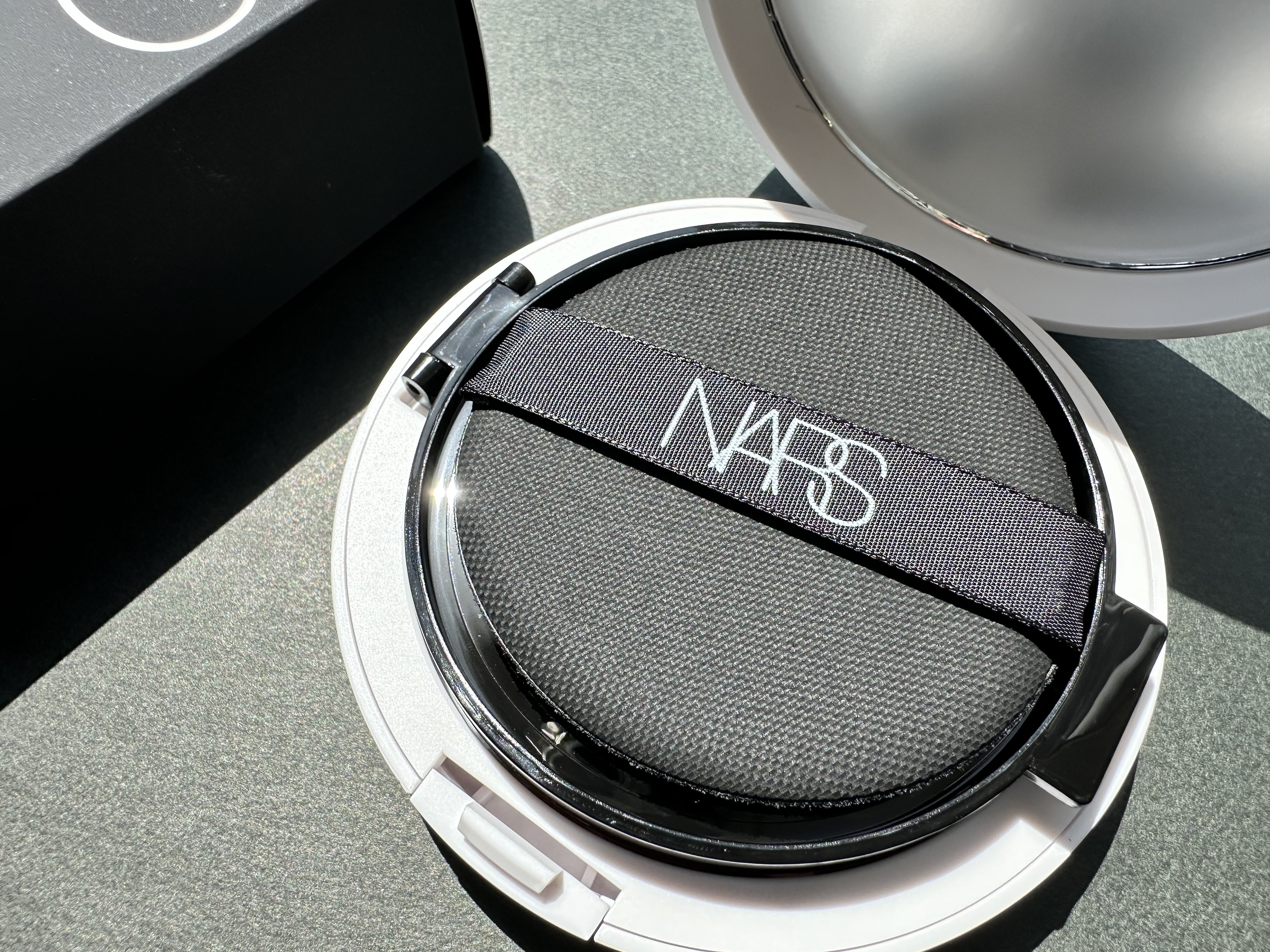 NARS ライトリフレクティング セラムクッション ファンデーション/NARS/クッションファンデーションを使ったクチコミ（2枚目）