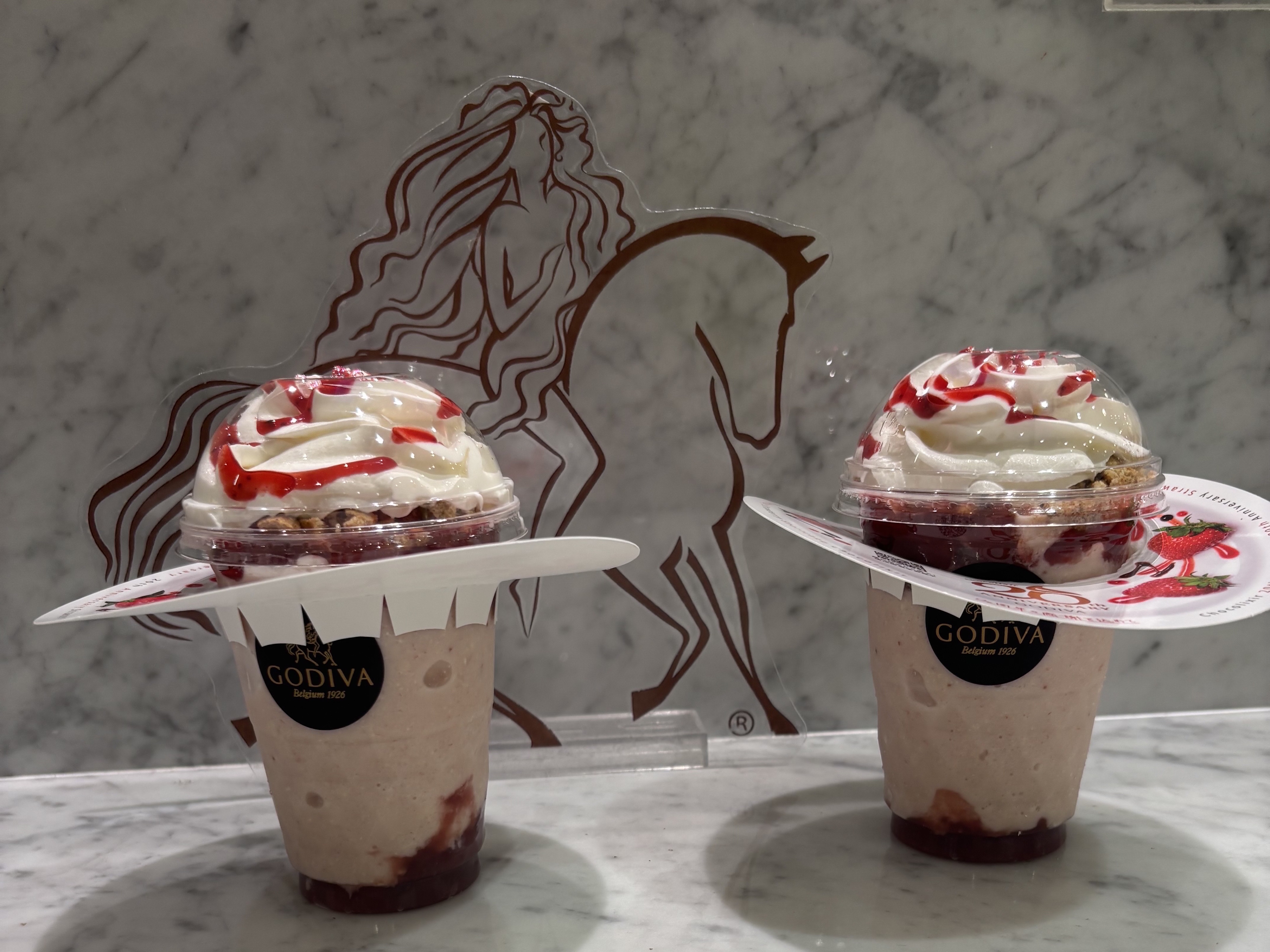 20周年アニバーサリー ストロベリーショートケーキ ショコリキサー/GODIVA/その他ドリンクを使ったクチコミ（1枚目）