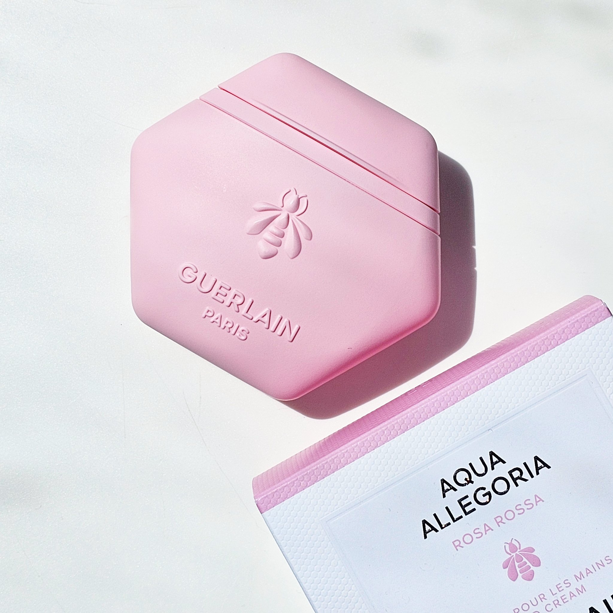 アクア アレゴリア ハンドクリーム ローザ ロッサ/GUERLAIN/ハンドクリームを使ったクチコミ（1枚目）