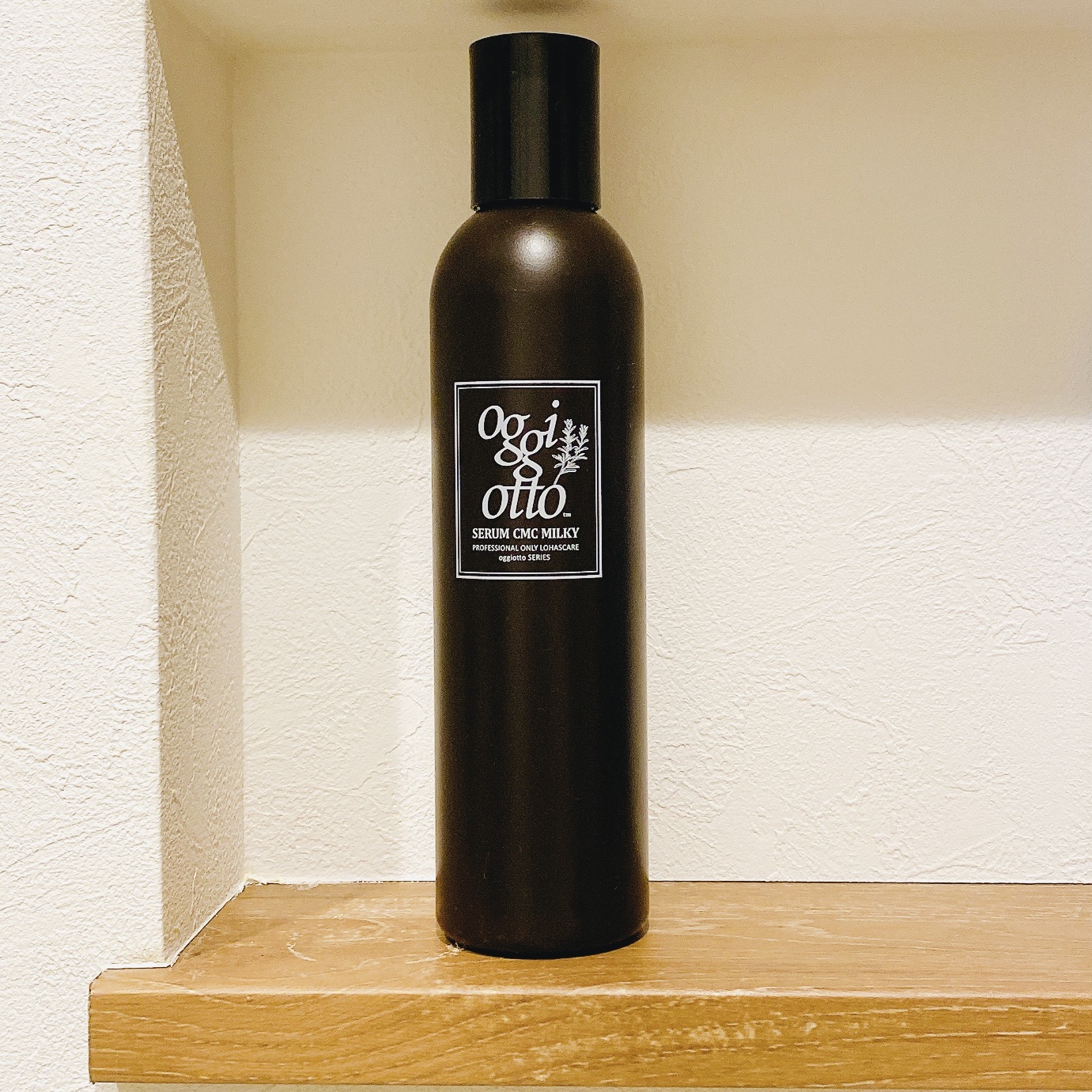 オッジィオット　oggi otto セラムCMCミルキィ　ヘアトリートメント oggi otto セラム CMC ミルキィ oggi otto ⁄ セラムCMCミルキィ 200gの