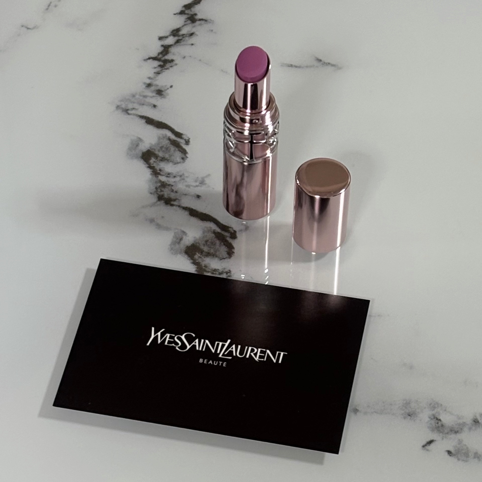 YSLラブシャイン キャンディ グロウ バーム No.10B ラベンダー ブレイズ/YVES SAINT LAURENT BEAUTE/口紅を使ったクチコミ（1枚目）