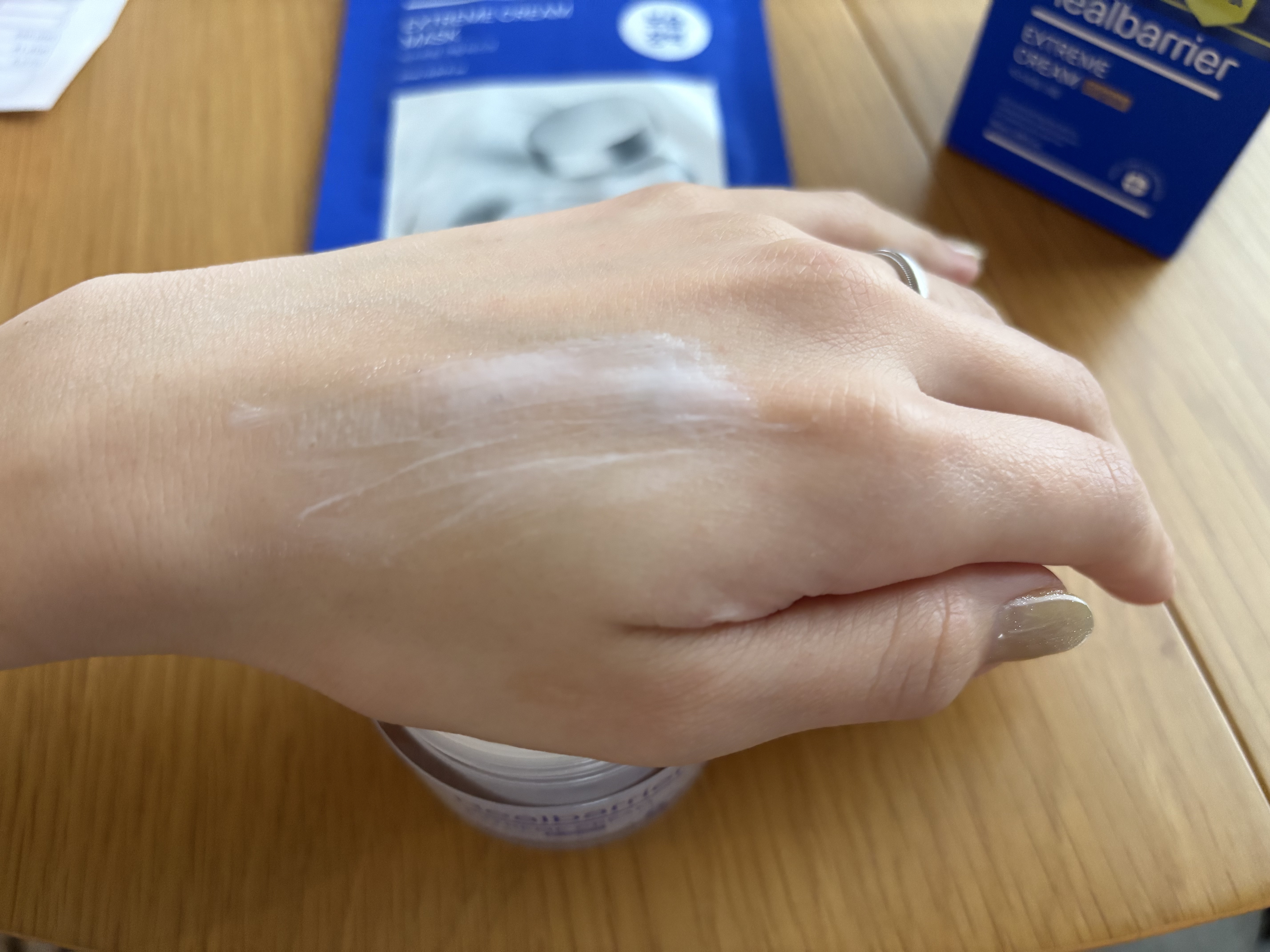 リアルバリア エクストリームクリーム オリジナル/Real Barrier/フェイスクリームを使ったクチコミ（1枚目）