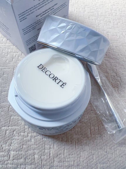 DECORTÉ AQ アブソリュート バームクリーム エスティックのクチコミ「美白の効果で購入しました。
テクスチャー伸び易いです,ベタベタせずにもちもち肌になります。 
.....」(3枚目)