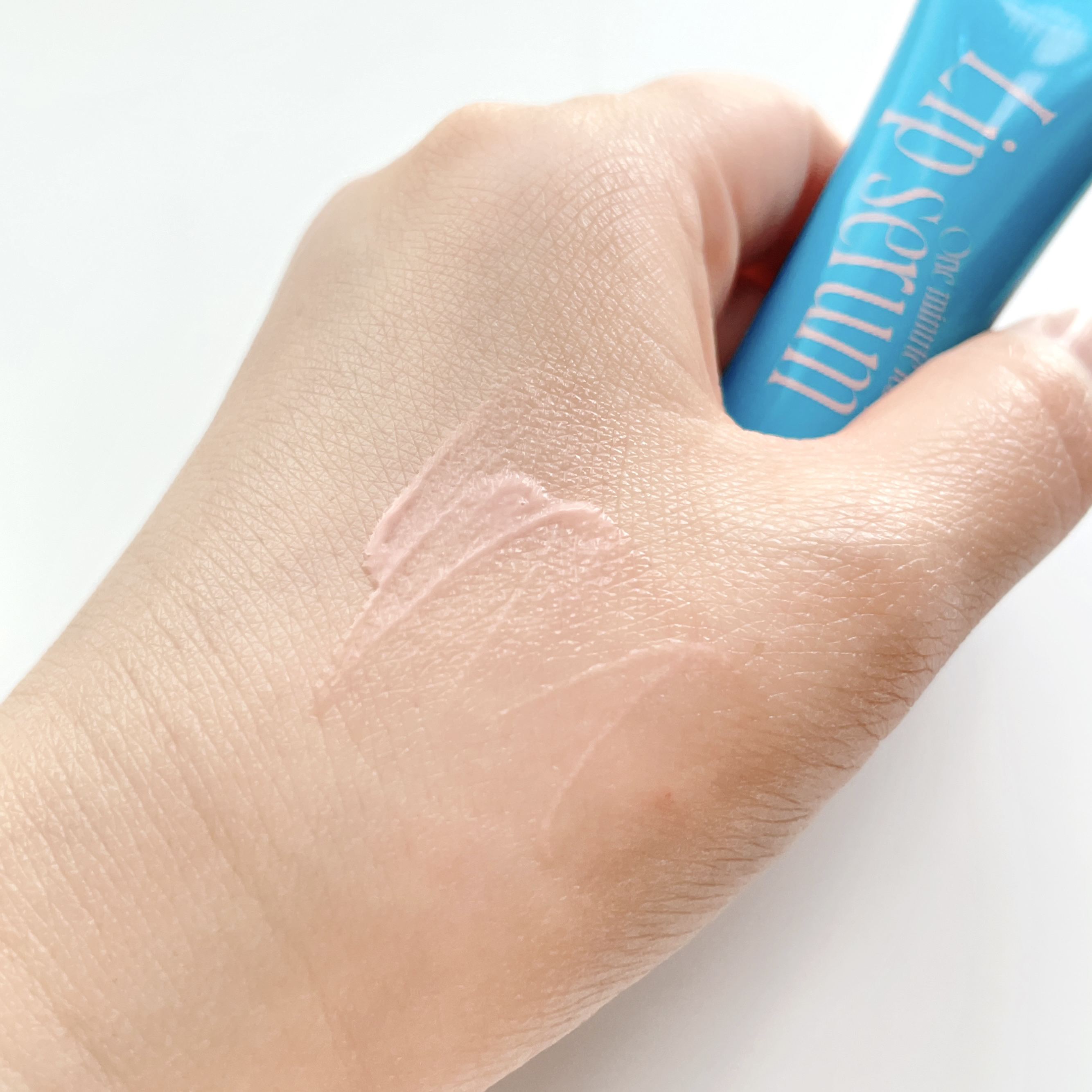 フィー ワンミニッツレディ リップセラム/fwee/リップ美容液を使ったクチコミ（3枚目）