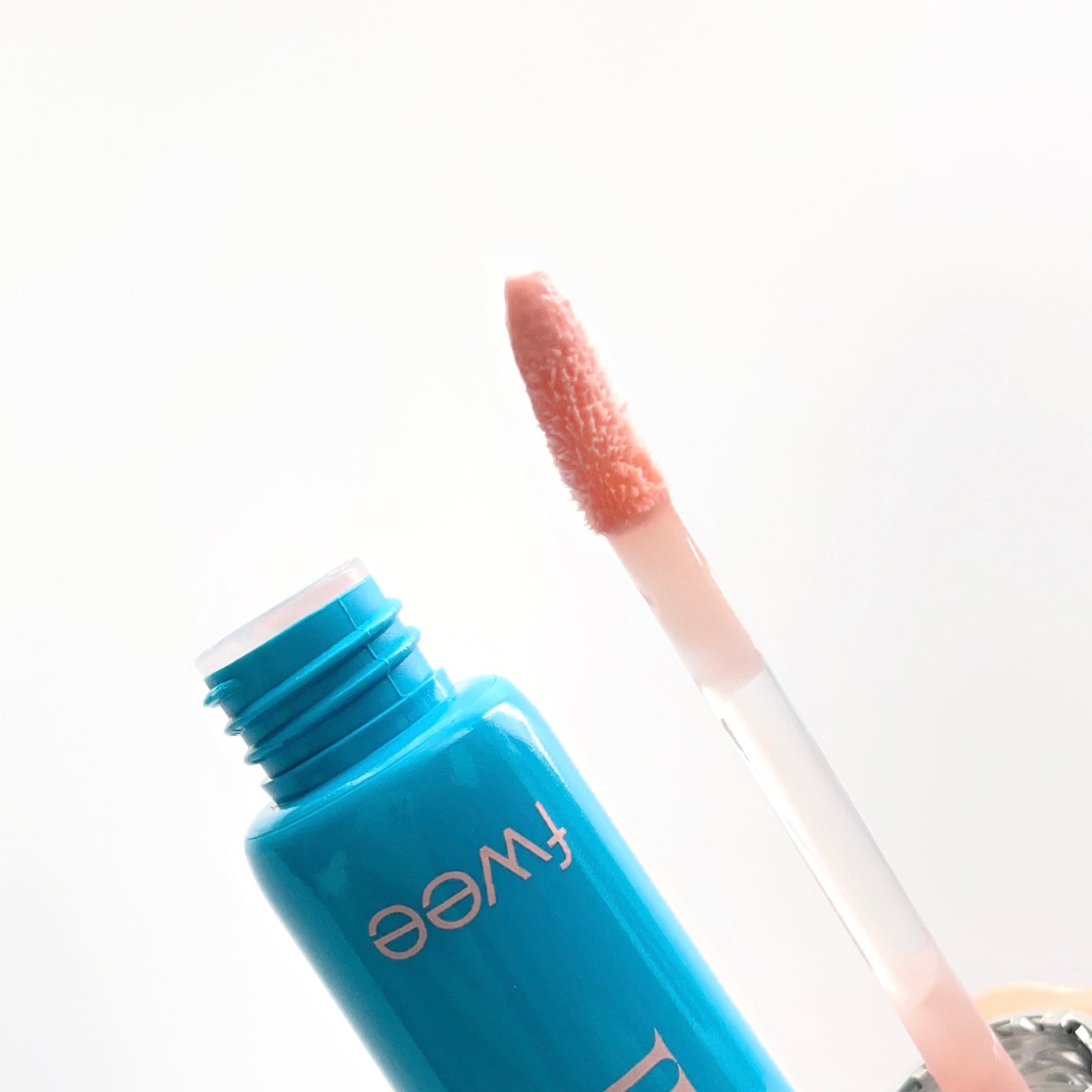 フィー ワンミニッツレディ リップセラム/fwee/リップ美容液を使ったクチコミ(2枚目)