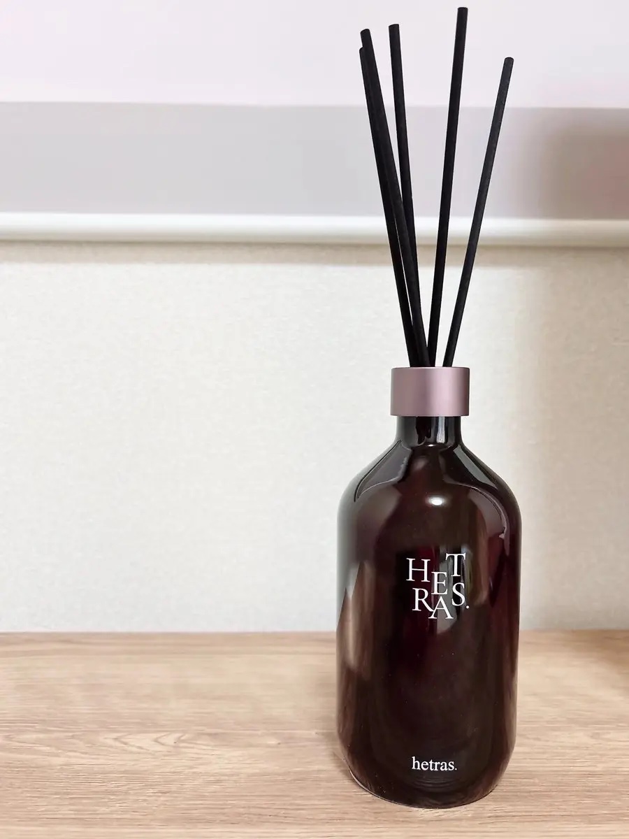 ＼済州島の森の中を散歩してる気分🌳／

韓国の人気No. 1ルームフレグランス、HETRASのディフューザーは済州サリョニ林道の香り。
森の中でほのかなシトラスを感じながら散歩をしているイメージみたい。
とても爽やかで清々しい香りが部屋に