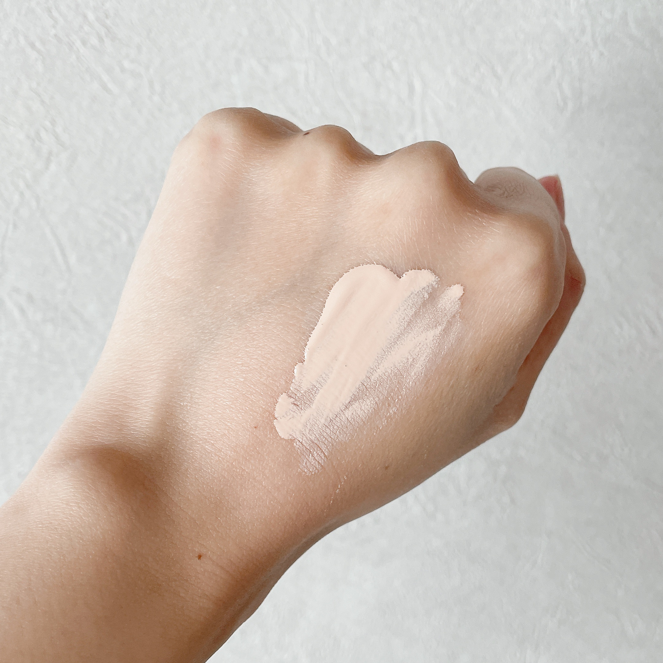 HDスキン ハイドラ グロウ ファンデーション 1N00 アラバスター/MAKE UP FOR EVER/リキッドファンデーションを使ったクチコミ（3枚目）